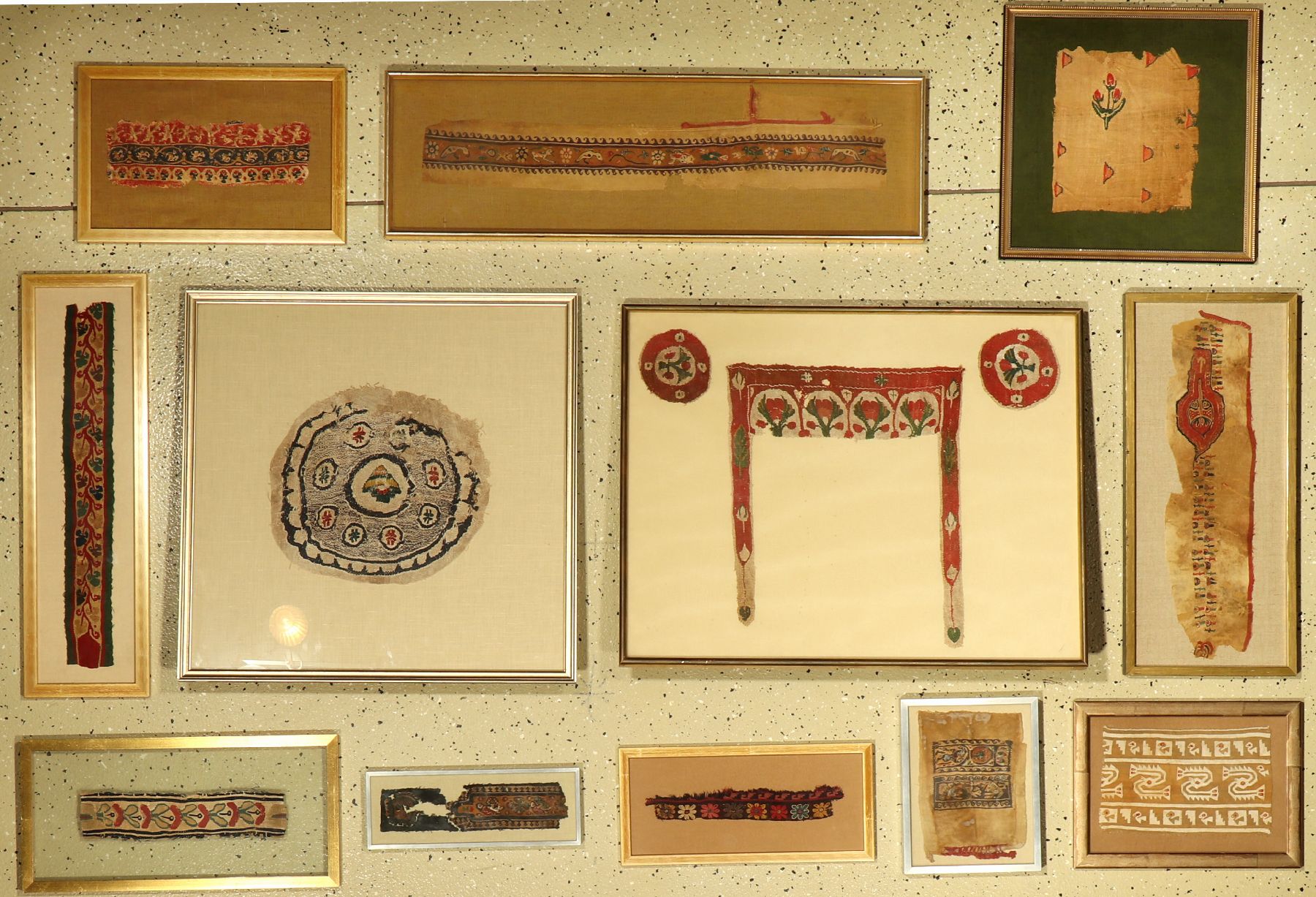 (12 Lots) Seltene frühe Koptische "Textilfragmente" antik, Ägypten, 4.-7.Jhd., Wolle mit Baumwolle gewebt auf Wolle. Mystische Fragmente ...