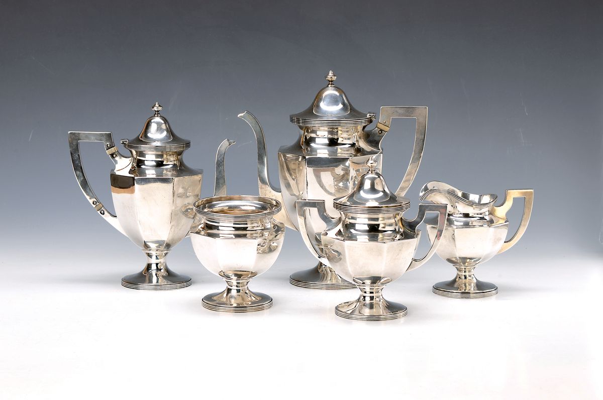 Kernstück für Tee und Kaffee, USA, Hartford Philadelphia, um 1900, Sterlingsilber, im viktorianischen Stil, fünffach u. vierfach gerieft, Korpus ...