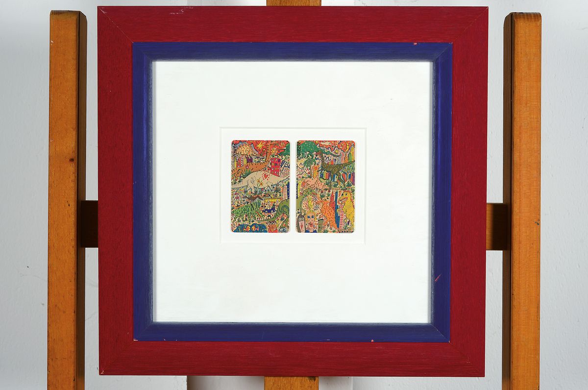 Detail k: James Rizzi, geb.1950-2011, 2 Telefonkarten mit 15 Magneten, unsign., Karte je ca. 5,5x8 cm, unter Glas gesamt ca. 36,5x34 cm