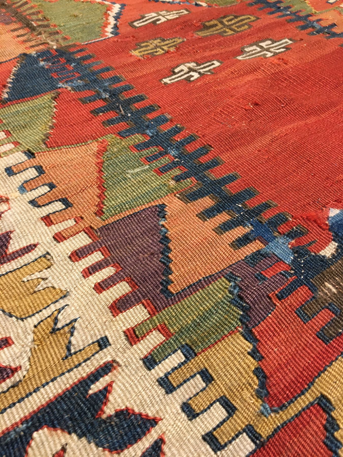Detail e: Seltener Konya "Gebetskelim" antik (Publiziert), Zentralanatolien, Mitte 19.Jhd., Wolle gewebt auf Wolle. Publizierter Gebetskelim aus ...