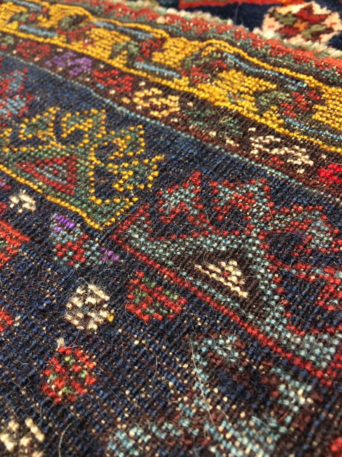 Detail f: Feine Gaschgai "Taschenfront" antik (Violette Seidenschüsse und Highlights), Südwestpersien Fars-Region, 19.Jhd., Wolle geknüpft auf ...