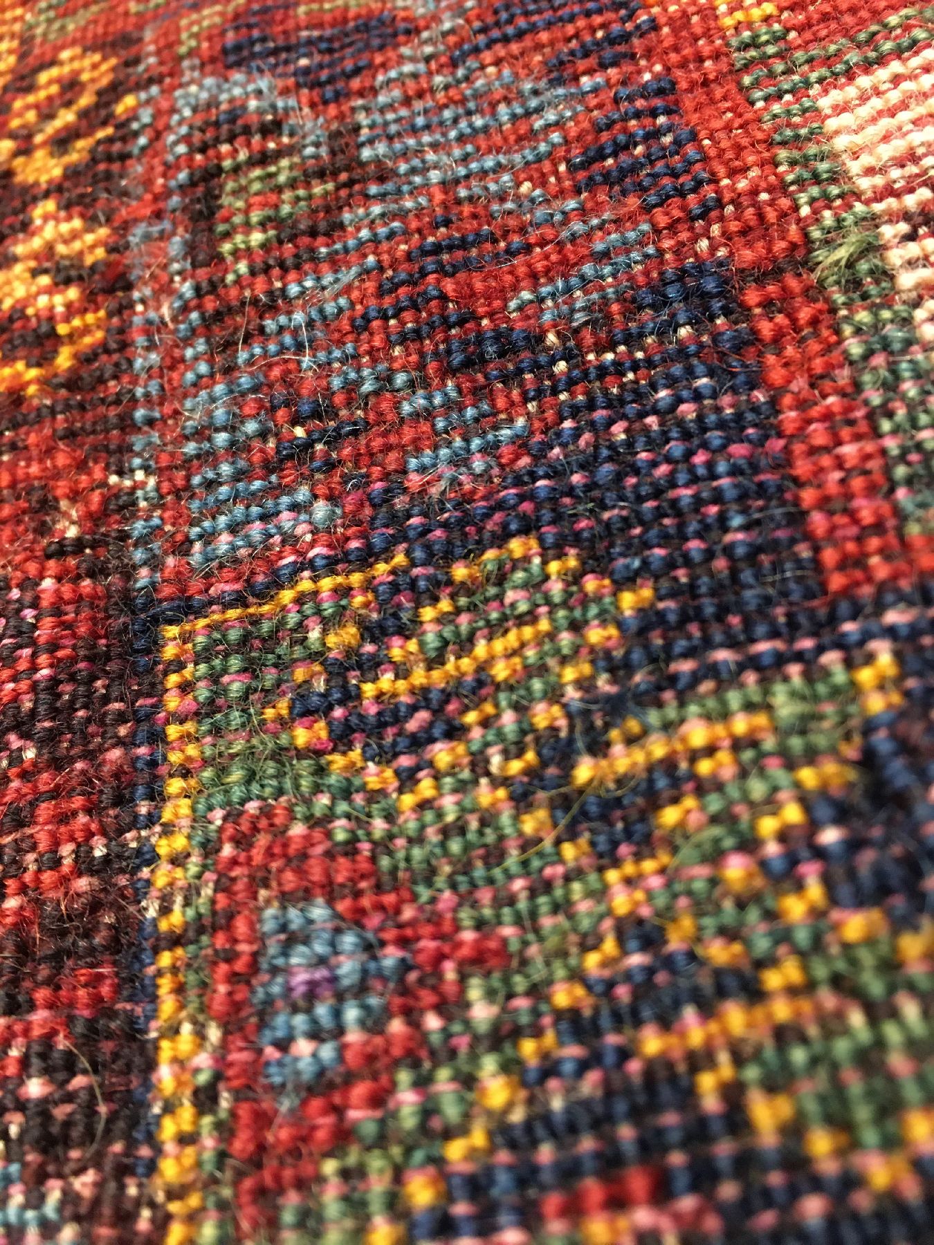 Detail g: Feine Gaschgai "Taschenfront" antik (Violette Seidenschüsse und Highlights), Südwestpersien Fars-Region, 19.Jhd., Wolle geknüpft auf ...