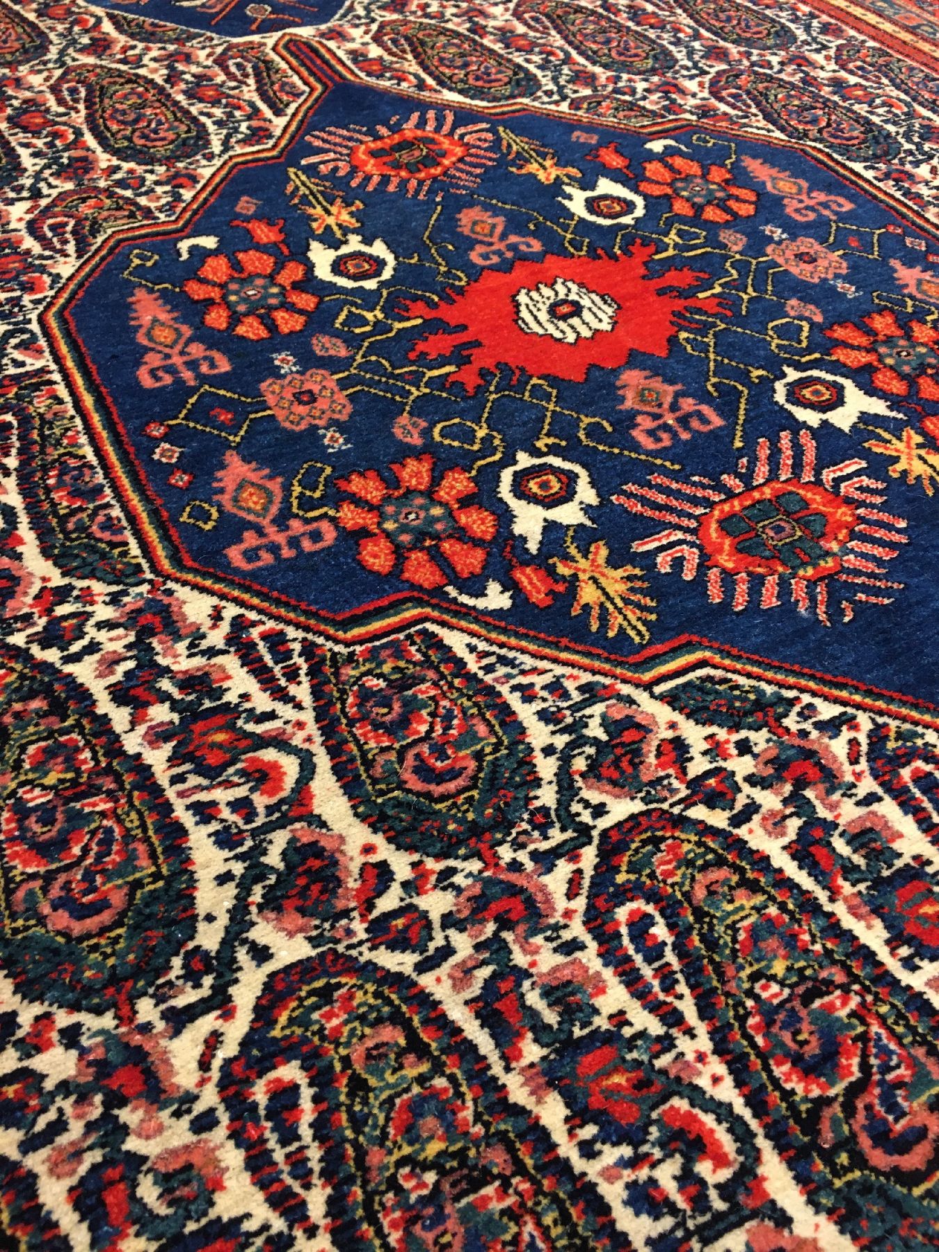 Detail d: Sehr feiner Senneh "Haftrang" antik (Multicolor Fransen und Kettfäden), Nordwestpersien, 19.Jhd., Korkwolle geknüpft auf mehrfarbige ...