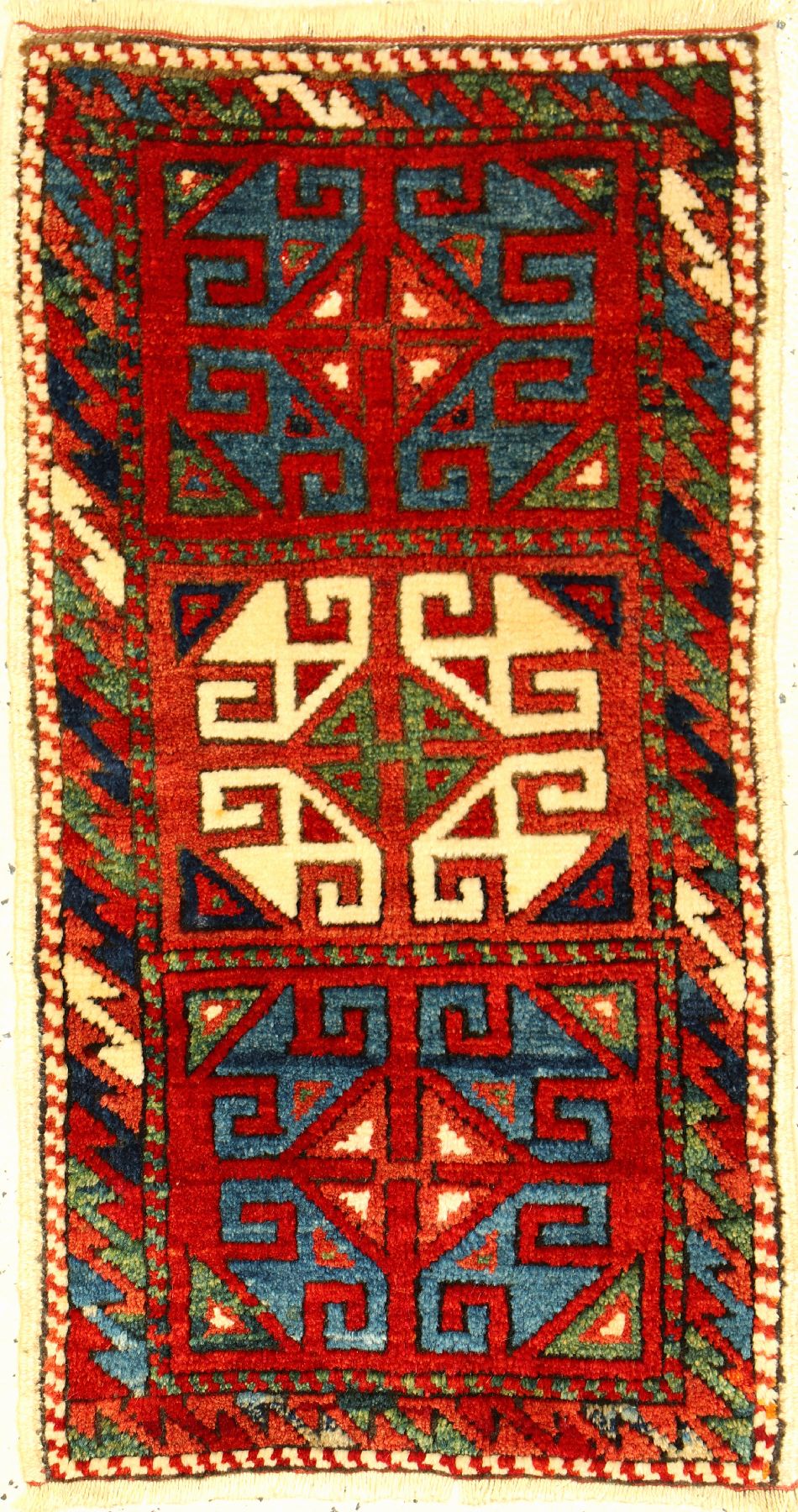 Konya "Yastik" antik, Zentralanatolien, um 1900, Wolle geknüpft auf Wolle. Kleiner zentralanatolischer Yastik mit ursprünglicher ...