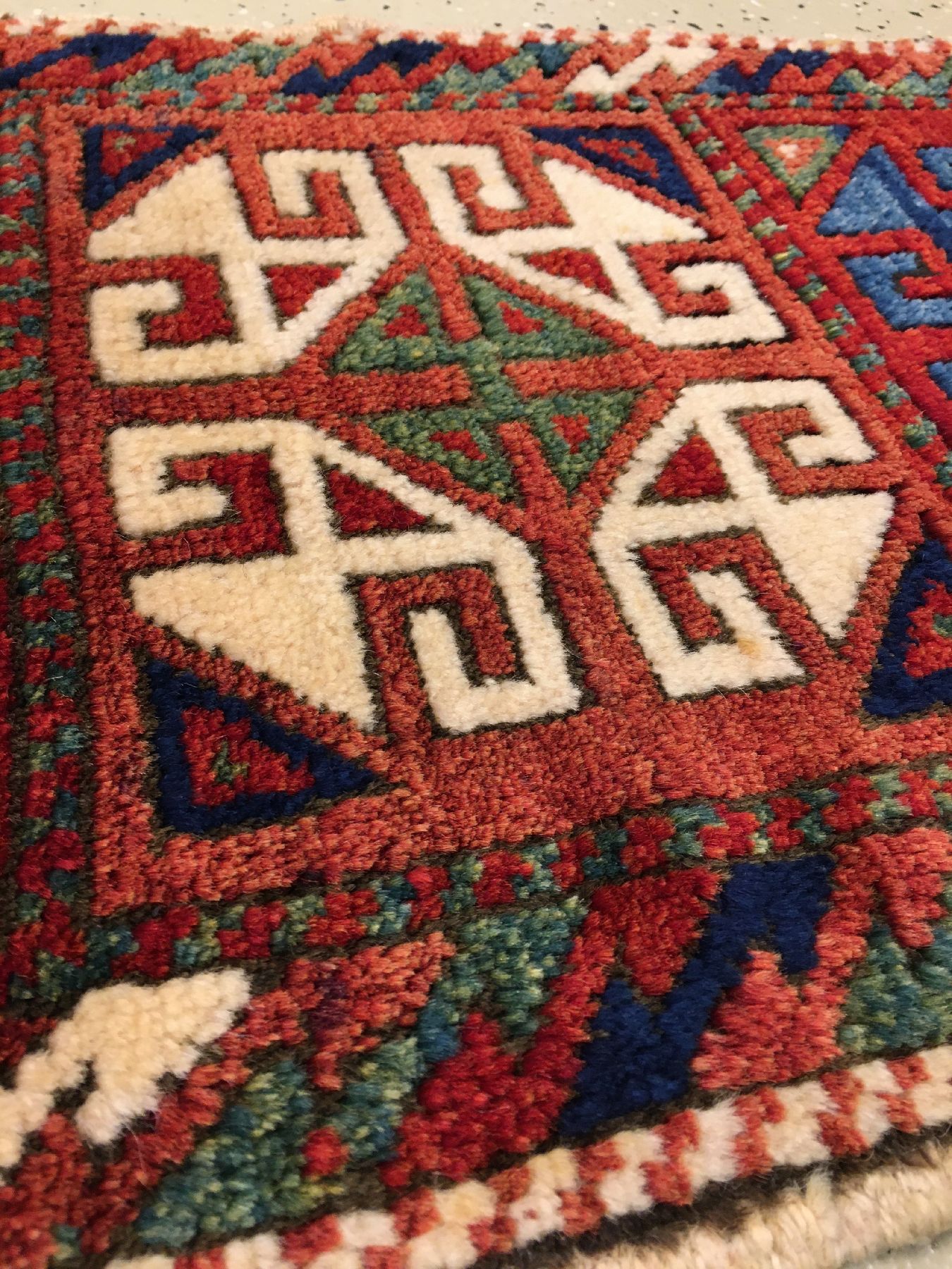 Detail c: Konya "Yastik" antik, Zentralanatolien, um 1900, Wolle geknüpft auf Wolle. Kleiner zentralanatolischer Yastik mit ursprünglicher ...