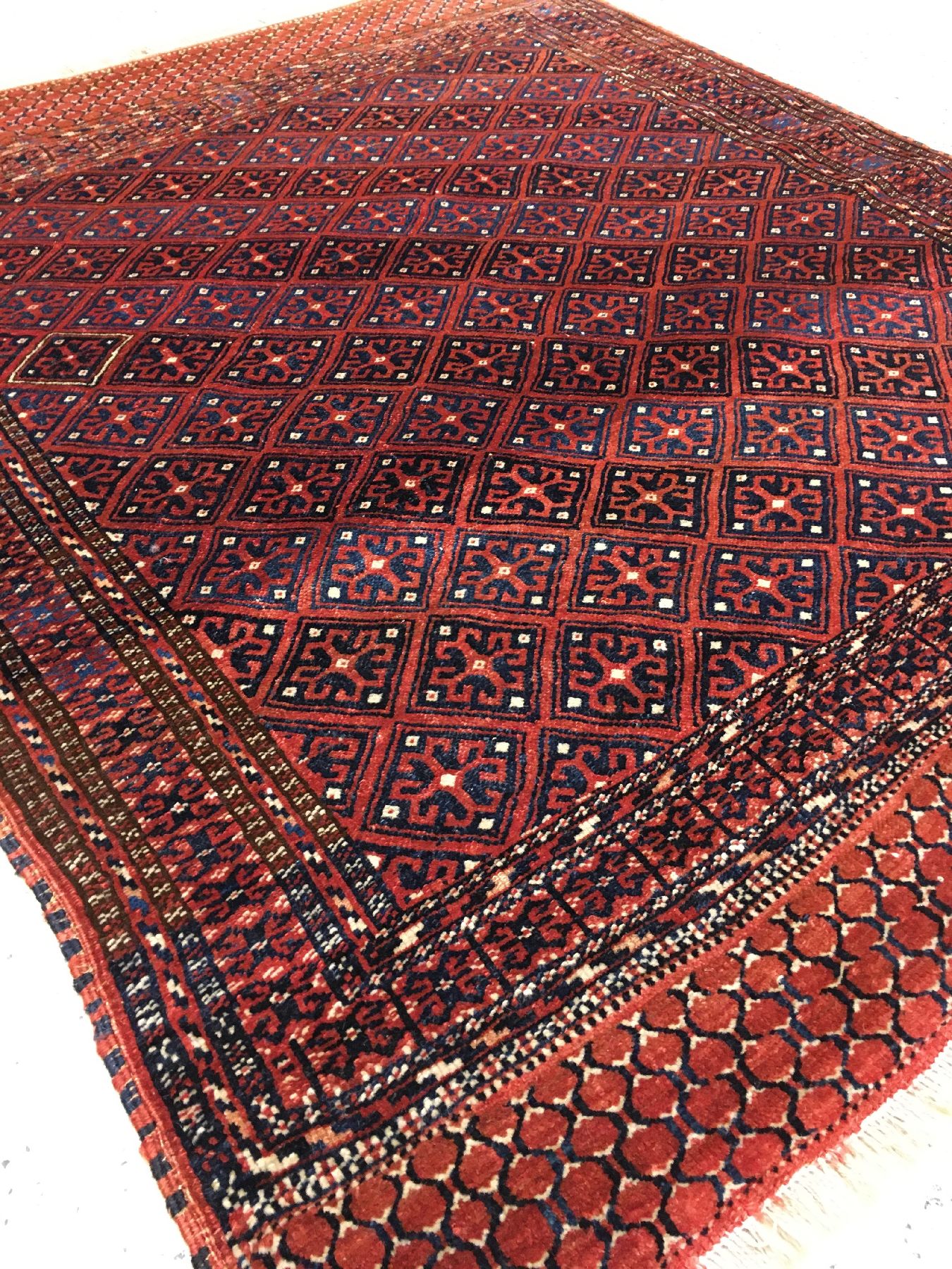 Detail b: Feiner Göklan antik, Nordostpersien Gurgan, 19.Jhd., Wolle geknüpft auf Wolle. Fein geknüpfte Zeremonial-Sitzunterlage der Göklan-Turkmenen mit ...