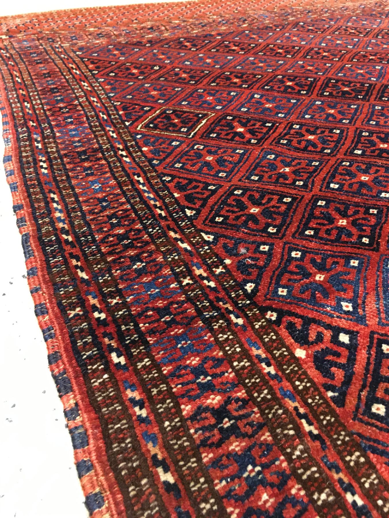 Detail e: Feiner Göklan antik, Nordostpersien Gurgan, 19.Jhd., Wolle geknüpft auf Wolle. Fein geknüpfte Zeremonial-Sitzunterlage der Göklan-Turkmenen mit ...