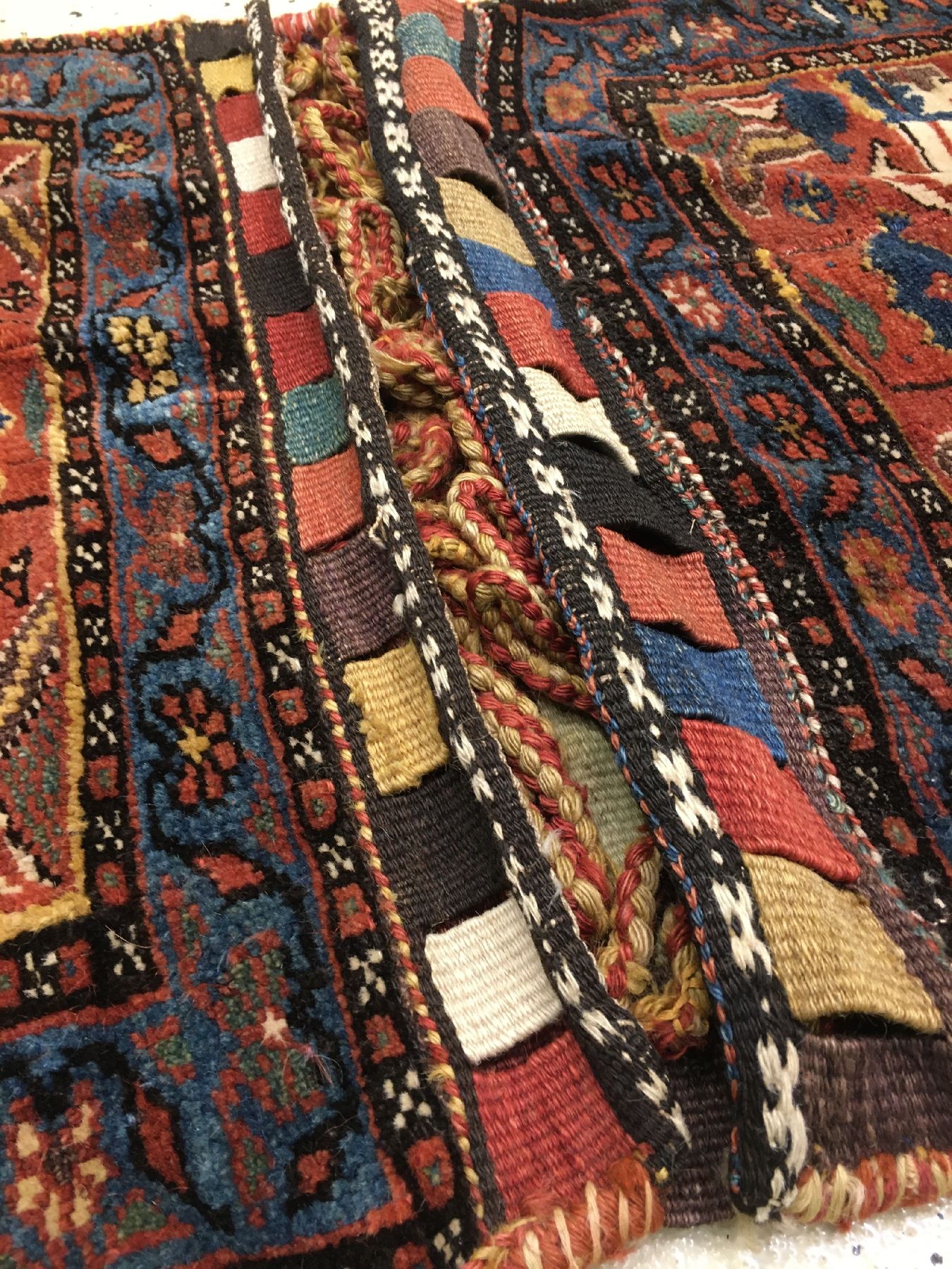 Detail c: Seltene Sautschbulag "Khordjin" antik, Nordwestpersien Urmia-See, Ende 19.Jhd., Wolle geknüpft auf Wolle. Rare kurdische Doppeltasche aus ...