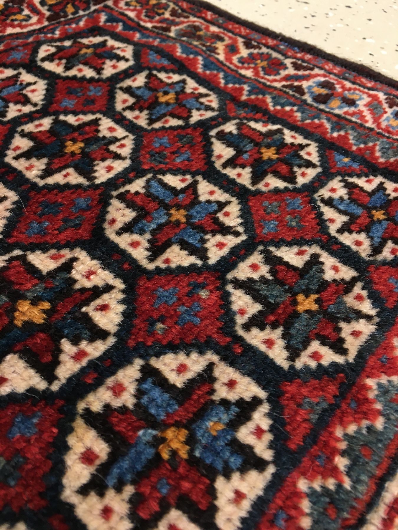 Detail d: 1 Paar Khamseh "Taschenfronten" antik, Südwestpersien Fars-Region, 19.Jhd., Wolle geknüpft auf Wolle. Zwei Khamseh Taschenfronten im ...
