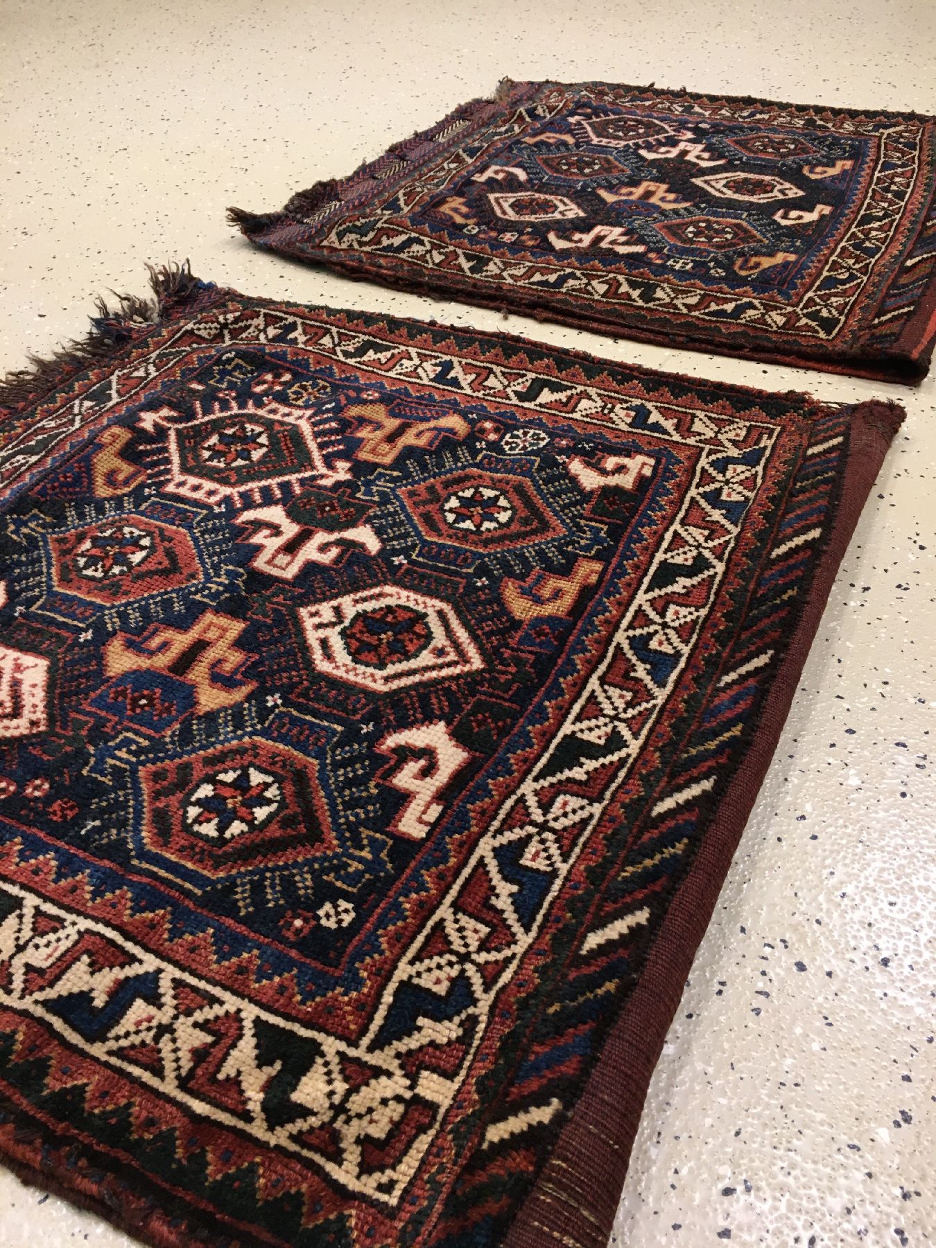 Detail b: 1 Paar Khamseh "Taschen" antik, Südwestpersien Fars-Region, Ende 19.Jhd., Wolle geknüpft auf Wolle/Ziegenhaar. Zwei Große Taschen mit ...