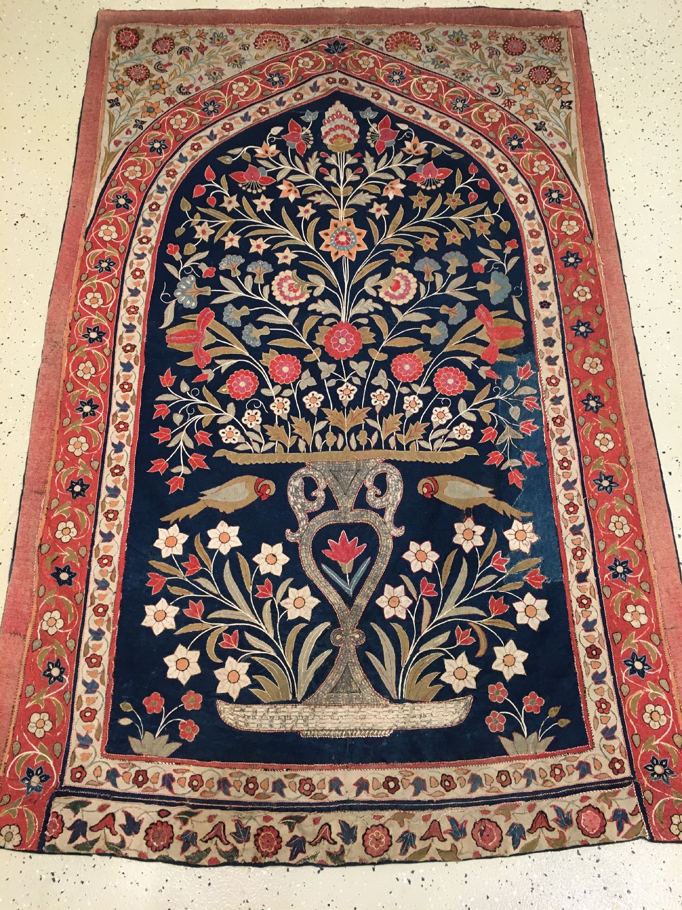 Detail a: Frühe Rascht "Susani" mit Metallbrokat antik, Nordpersien Kaspisches-Meer Gilan, 18.Jhd., Filz/Seide/Metall/Rückseitig nachträglich mit ...