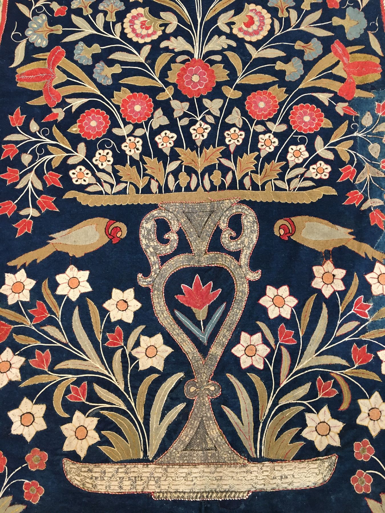 Detail c: Frühe Rascht "Susani" mit Metallbrokat antik, Nordpersien Kaspisches-Meer Gilan, 18.Jhd., Filz/Seide/Metall/Rückseitig nachträglich mit ...