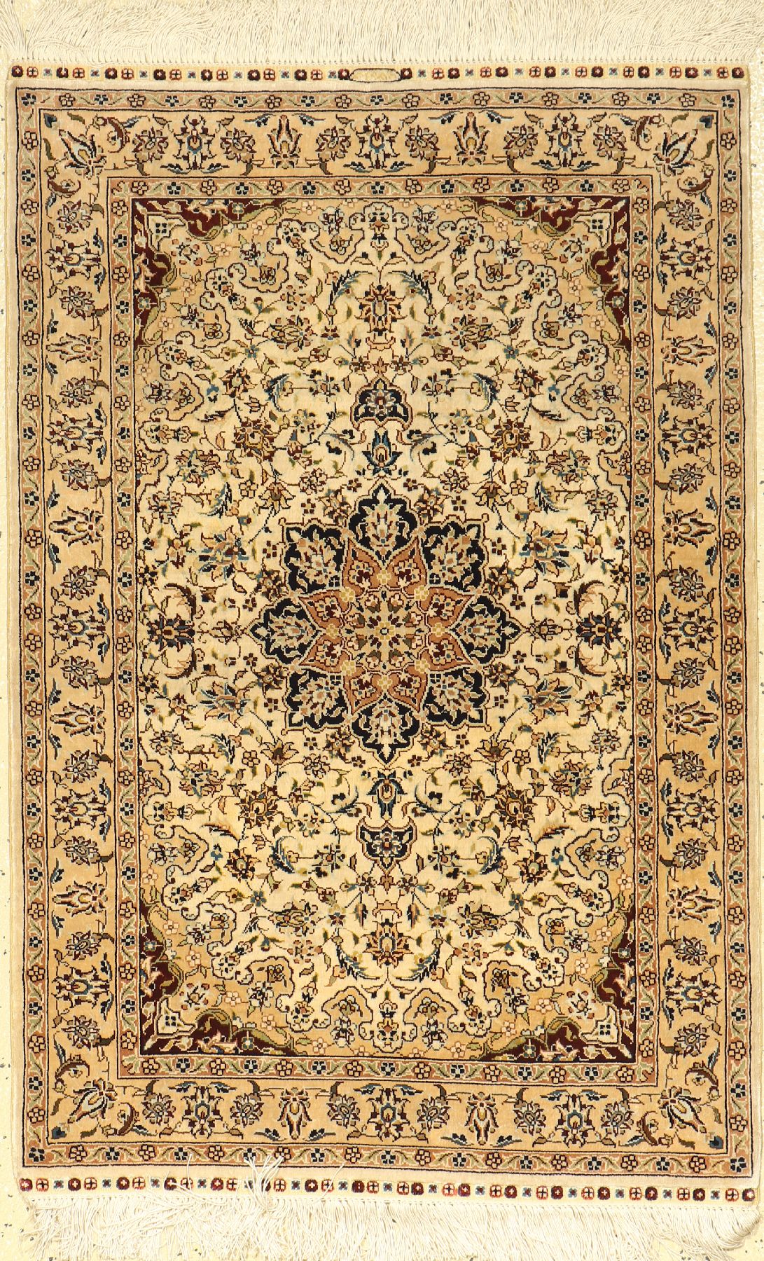 Nain Seide, China, ca. 30 Jahre, Naturseide, ca. 96 x 64 cm, EHZ: 2