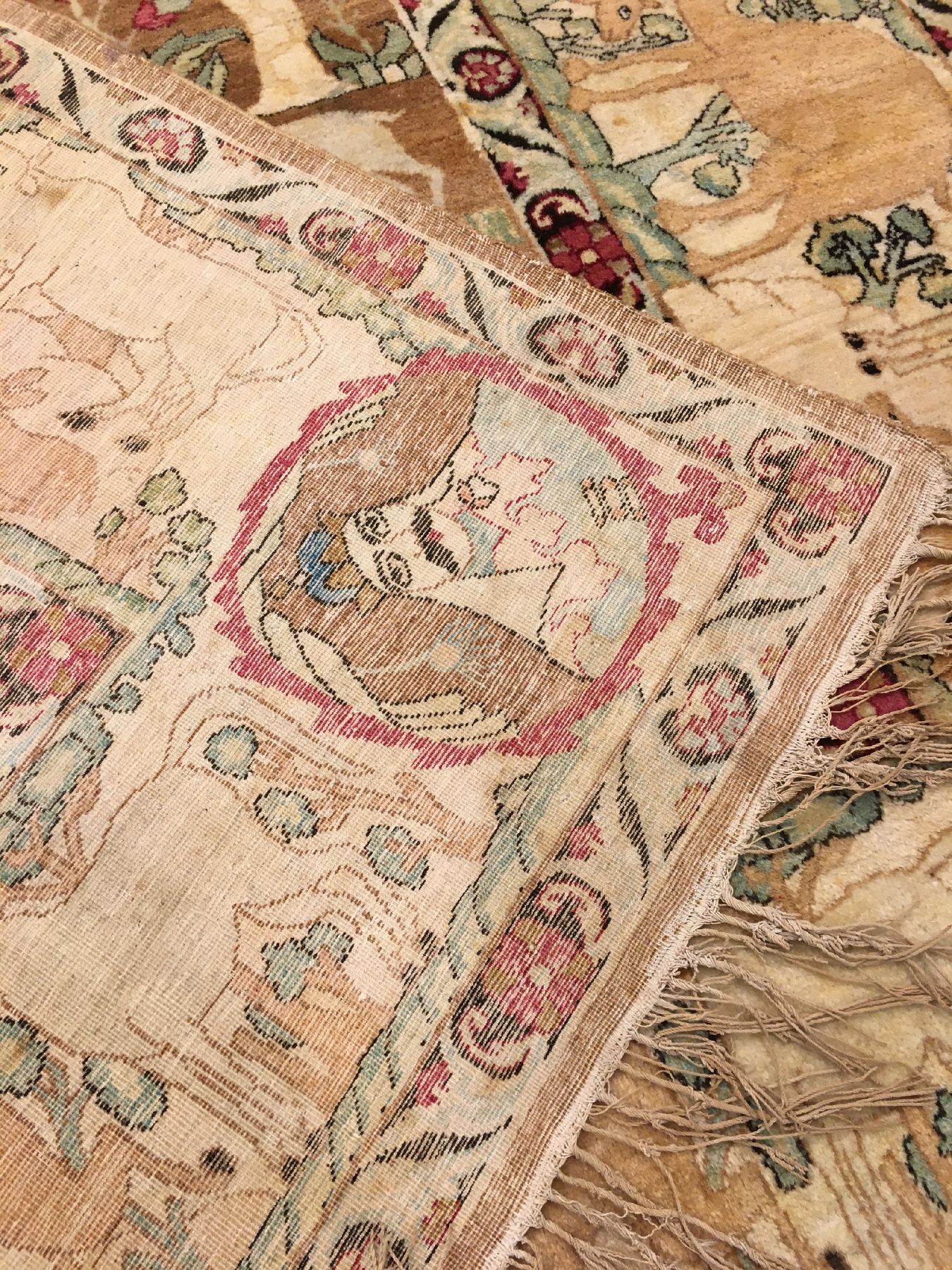 Detail h: Feiner Kerman-Lavar "Bildteppich" antik (Schah Keyumars), Südpersien, 19.Jhd., Wolle geknüpft auf Baumwolle. Seltener früher Kerman ...