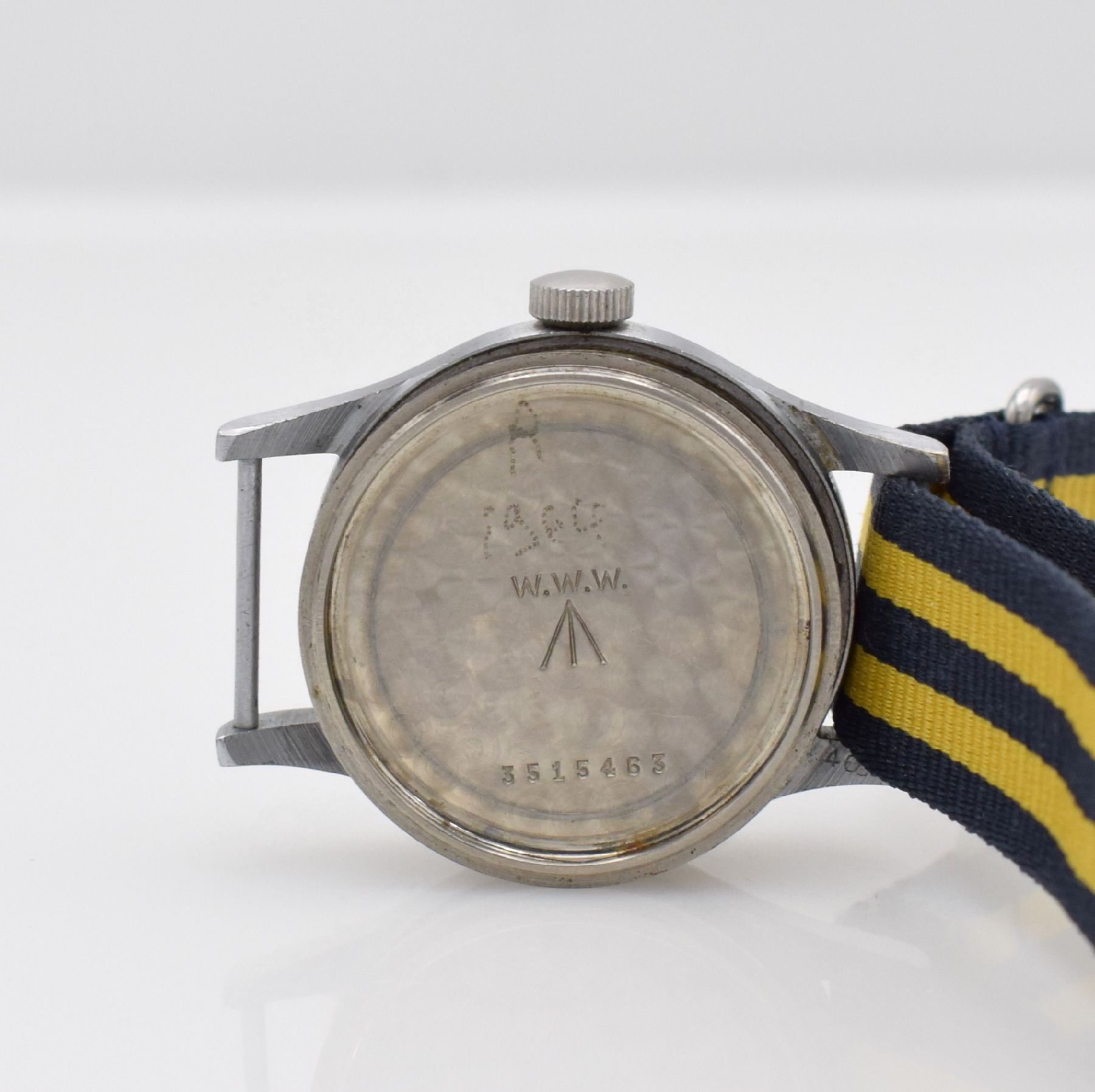 Detail f: RECORD Militärarmbanduhr der Britischen Streitkräfte, Schweiz um 1945, Handaufzug, verchr. Gehäuse, ausgetauschter verschr. Stahlboden von Vertex ...