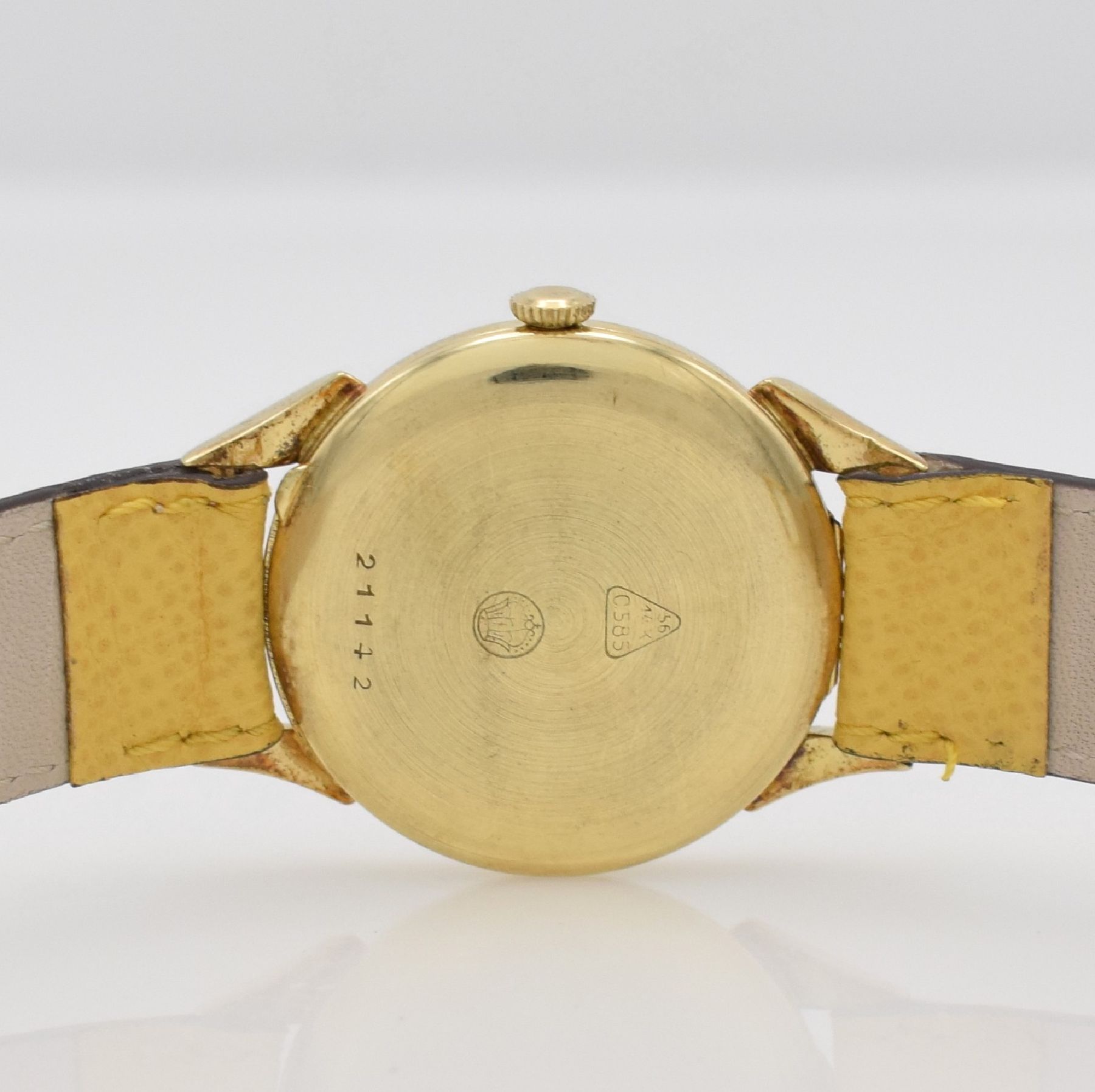 Detail c: Konvolut: 3 Armbanduhren in GG 585/000, Deutschland ca. 1945 - 1960, gedr. Geh., 1.: JUNGHANS Handaufzug Kal. 87/10, silb. Zifferbl., gold. Zeiger, ...