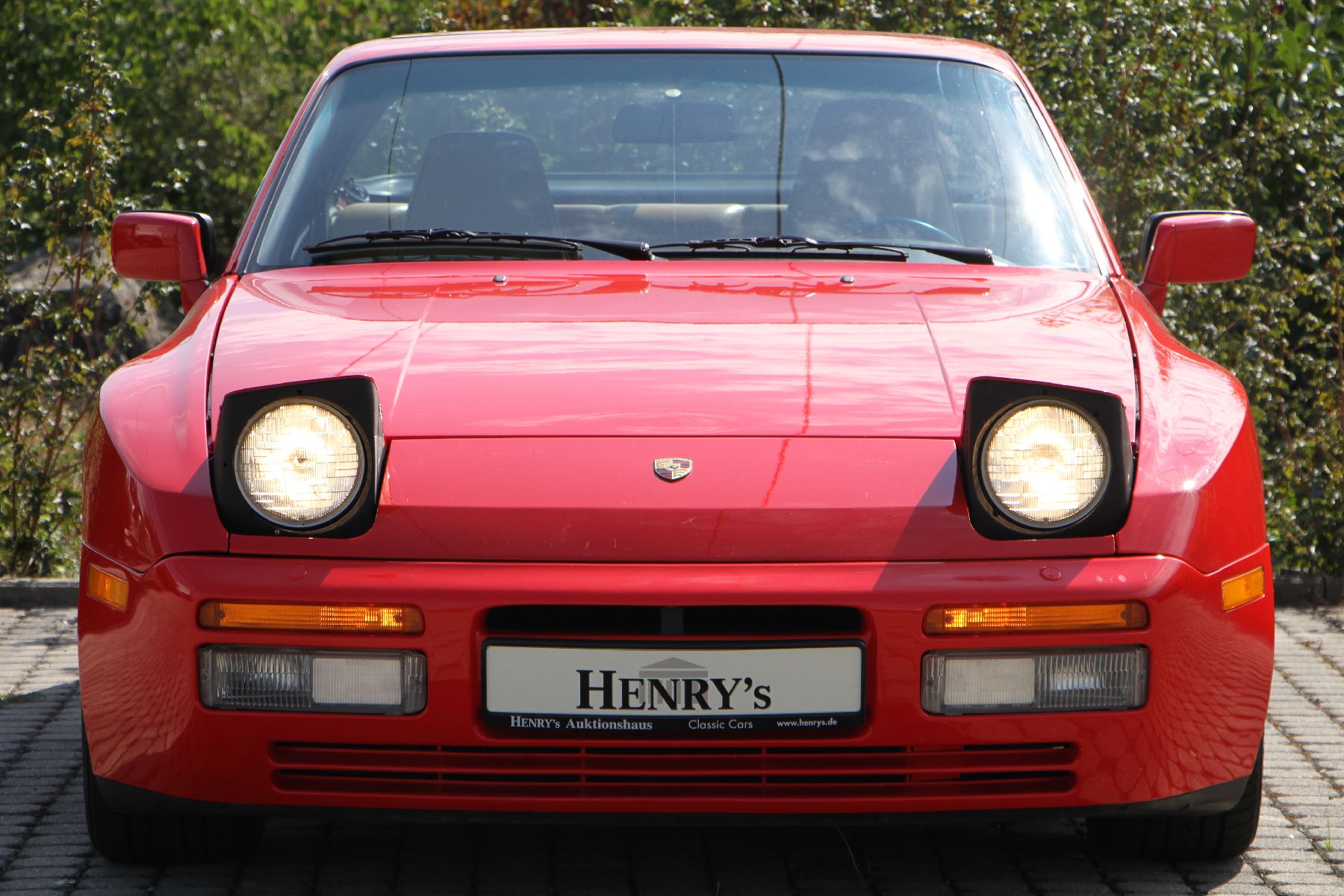 Detail b: Porsche 944 Turbo, Fahrgestellnummer: WPOAA295XHN152071, Text siehe Folgeblatt, EZ 1987, 1. Hand, in Deutschland noch keine Zulassung, Laufleistung ...