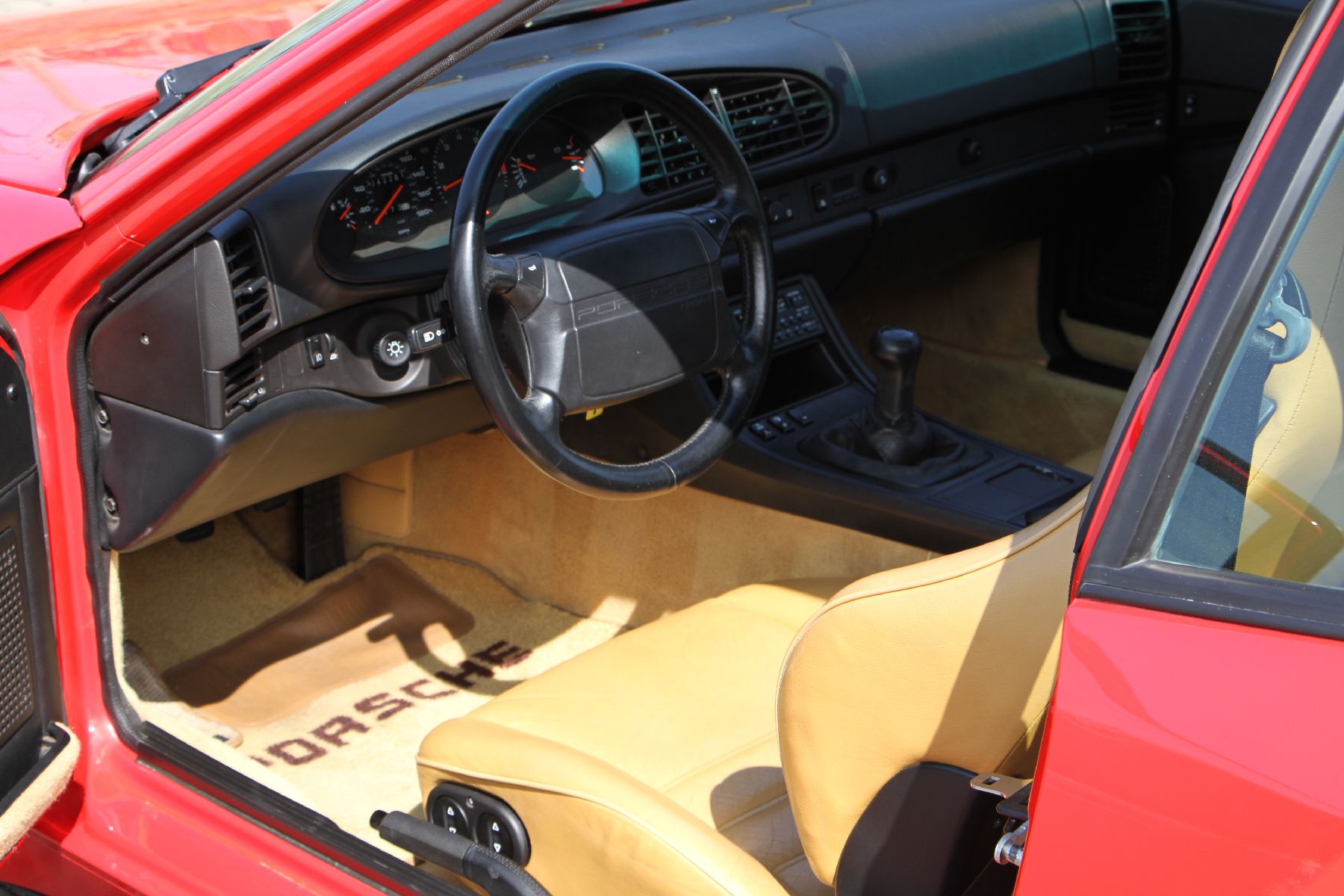 Detail h: Porsche 944 Turbo, Fahrgestellnummer: WPOAA295XHN152071, Text siehe Folgeblatt, EZ 1987, 1. Hand, in Deutschland noch keine Zulassung, Laufleistung ...