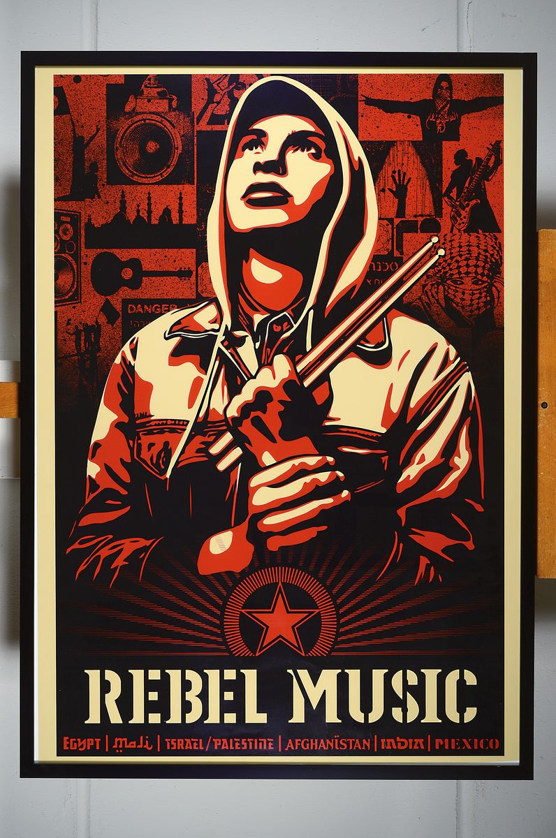 Detail k: Shepard Fairey, geb. 1970, übergroßer Farbsiebdruck, Rebel Music, ca. 98x67cm/ 104x71cm, unter Glas gerahmt