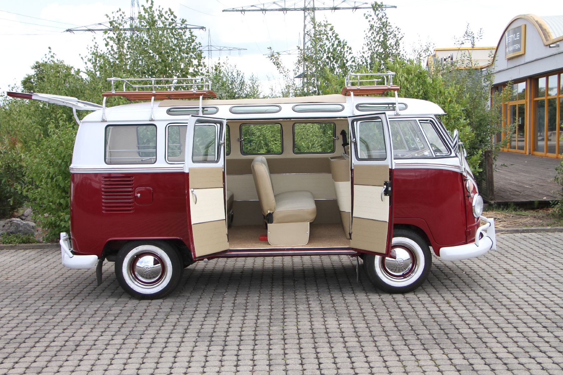 Detail c: Volkswagen T1 Samba, Fahrgestellnummer: 247101045, EZ 03/1967, Laufleistung ca. 9.743 km abgelesen, HU 10/2021, H-Zulassung, 32 kW/43 PS, ...