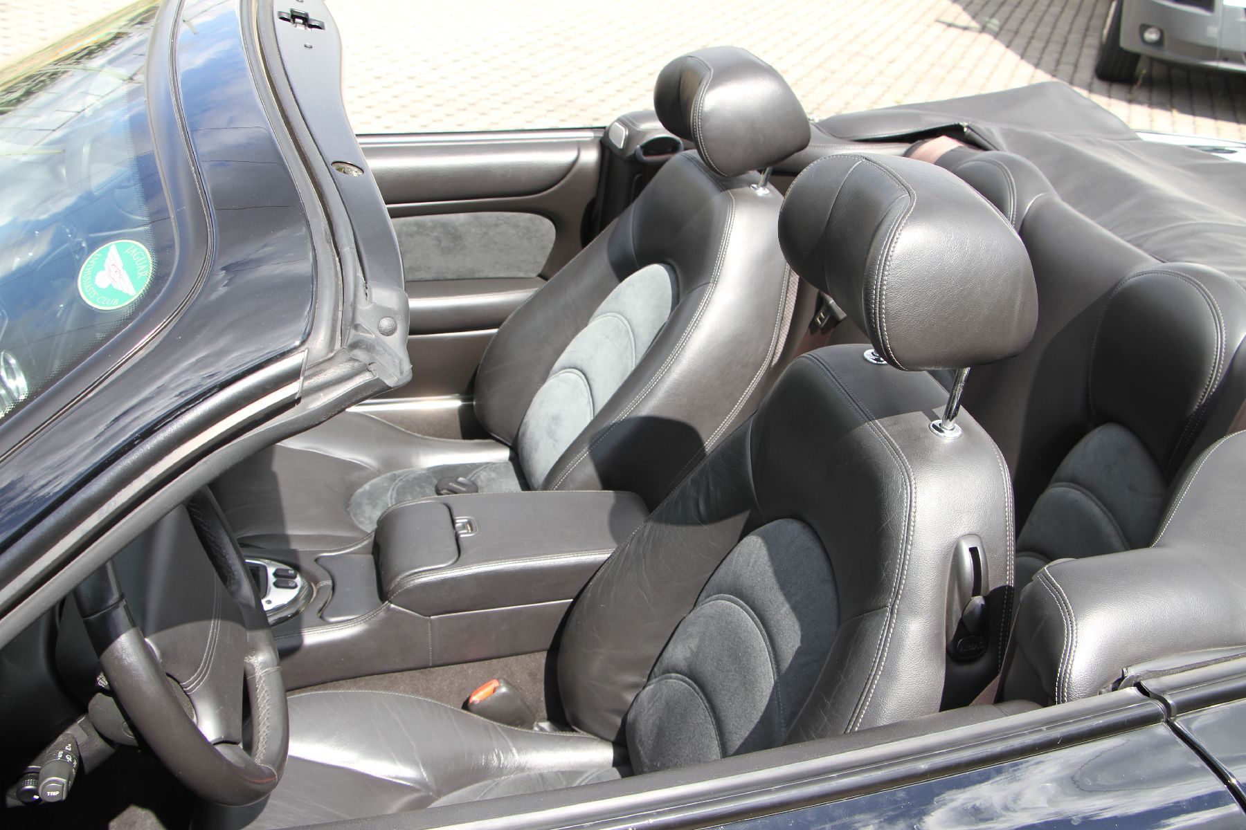 Detail c: Jaguar XK 8 Cabrio, Fahrgestellnummer: SAJDA42C352A42594, EZ 11/2004, ein Eintrag im deutschen Brief, Laufleistung 128.000 km, HU 05/2022, 219 KW/298 ...