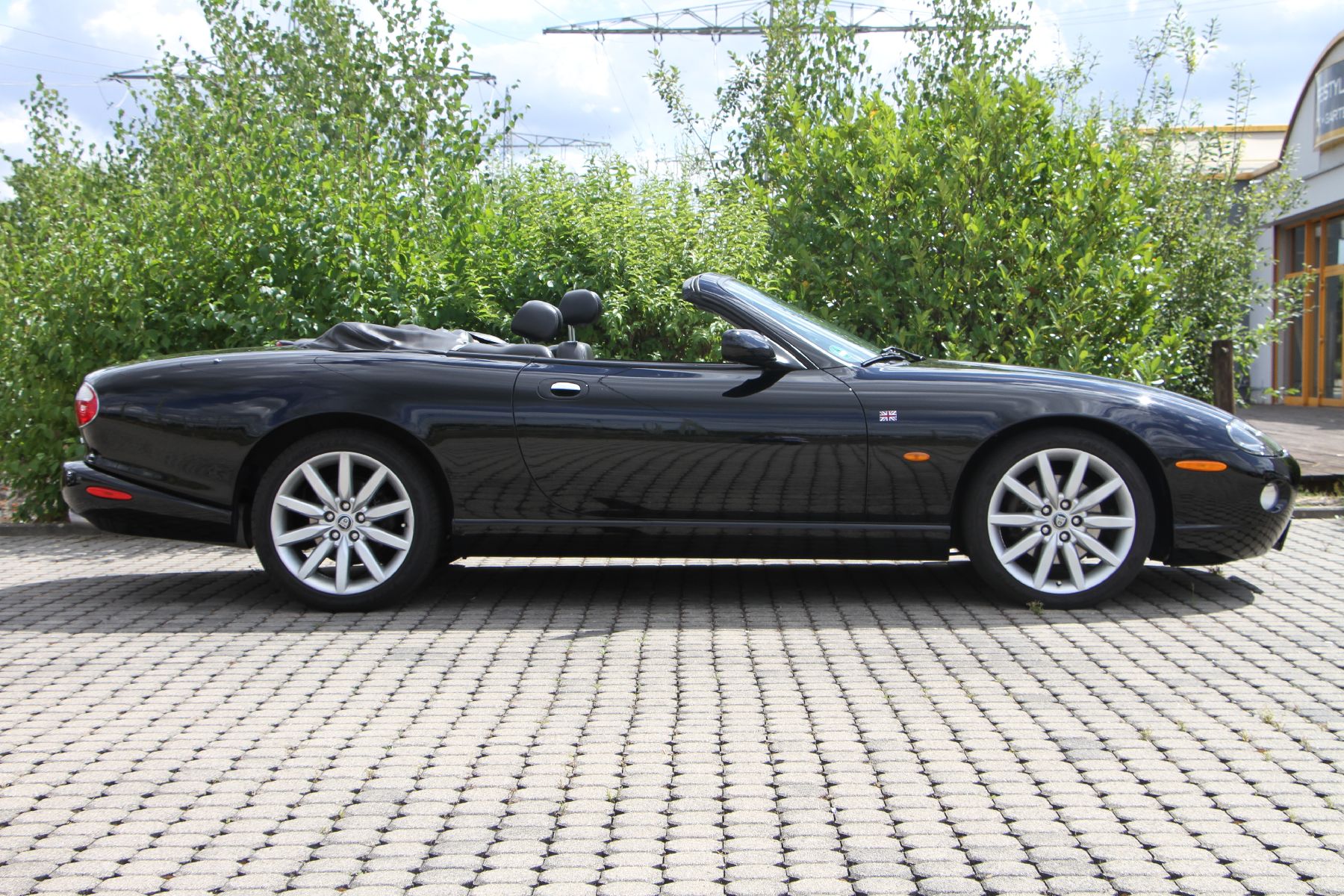 Detail j: Jaguar XK 8 Cabrio, Fahrgestellnummer: SAJDA42C352A42594, EZ 11/2004, ein Eintrag im deutschen Brief, Laufleistung 128.000 km, HU 05/2022, 219 KW/298 ...