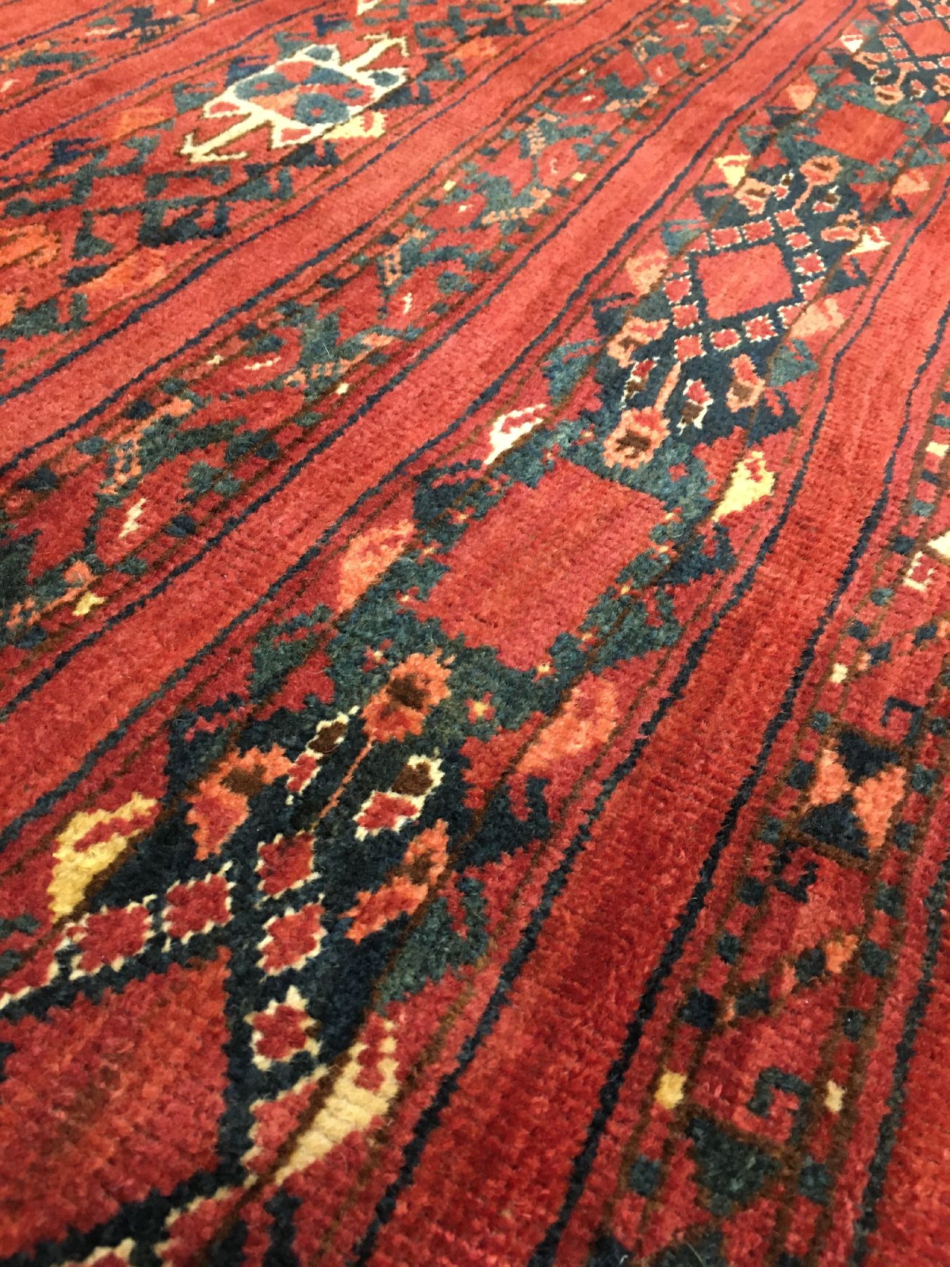 Detail d: Großer Beschir "Tschowal" antik, Turkmenistan Amu-Darja, Mitte 19.Jhd., Wolle geknüpft auf Wolle. Große farbenfrohe Zelttasche der ...