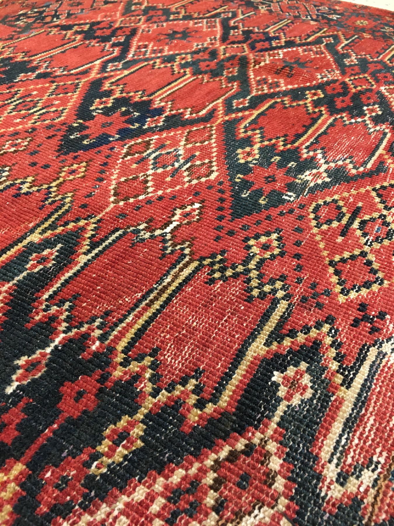 Detail c: Feine Beschir "Tschowal" antik, Turkmenistan Amu-Darja, 1.Hälfte 19.Jhd., Wolle geknüpft auf Wolle. Seltene frühe Zelttasche der ...