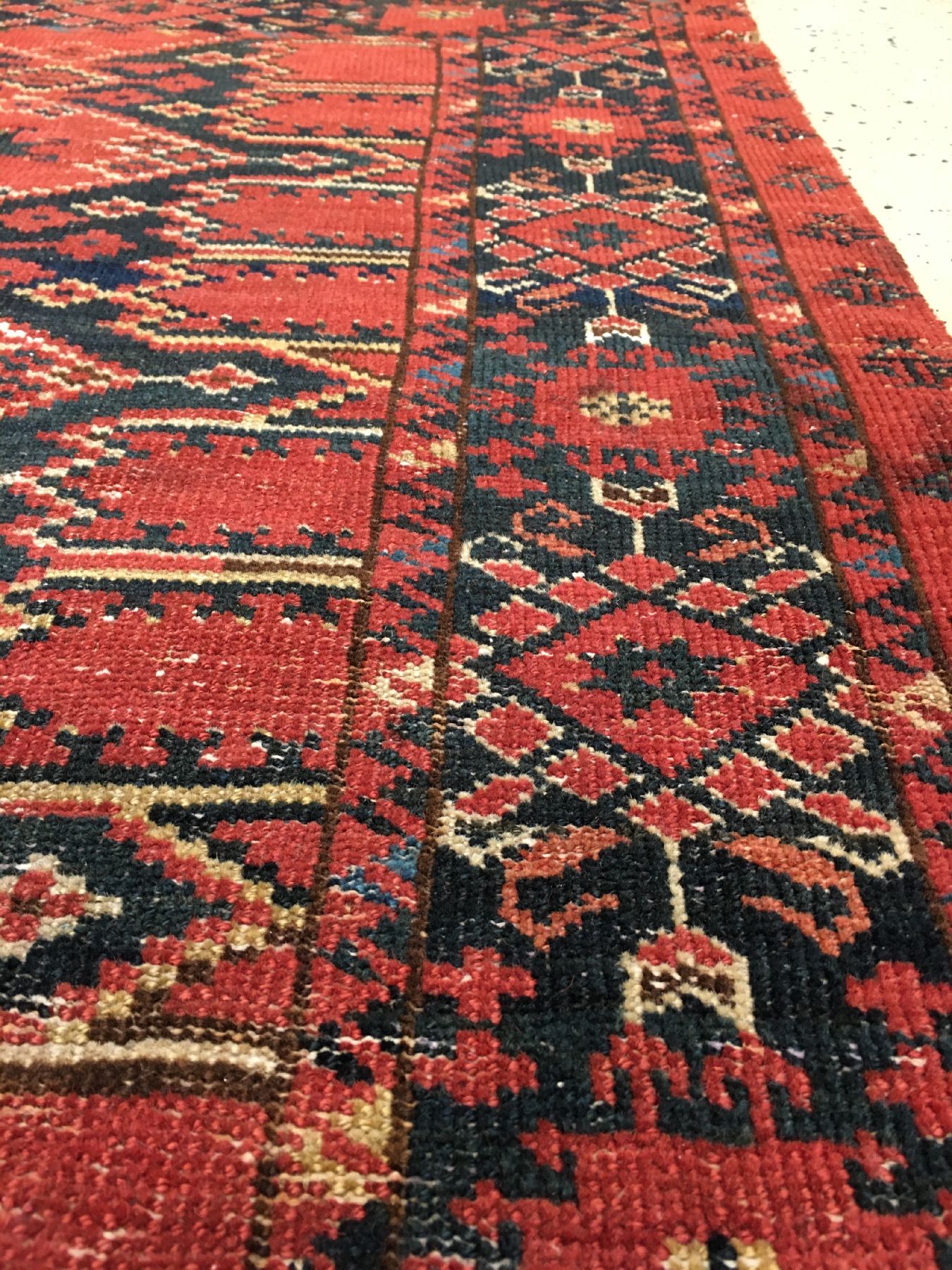 Detail f: Feine Beschir "Tschowal" antik, Turkmenistan Amu-Darja, 1.Hälfte 19.Jhd., Wolle geknüpft auf Wolle. Seltene frühe Zelttasche der ...