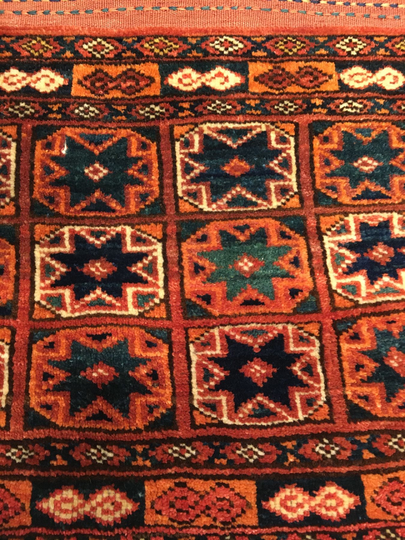 Detail e: Feine Ersari "Torba" antik, Turkmenistan Amu-Darja, Ende 19.Jhd., Wolle geknüpft auf Wolle. Feine Torba im Sternen allover Typus mit ...
