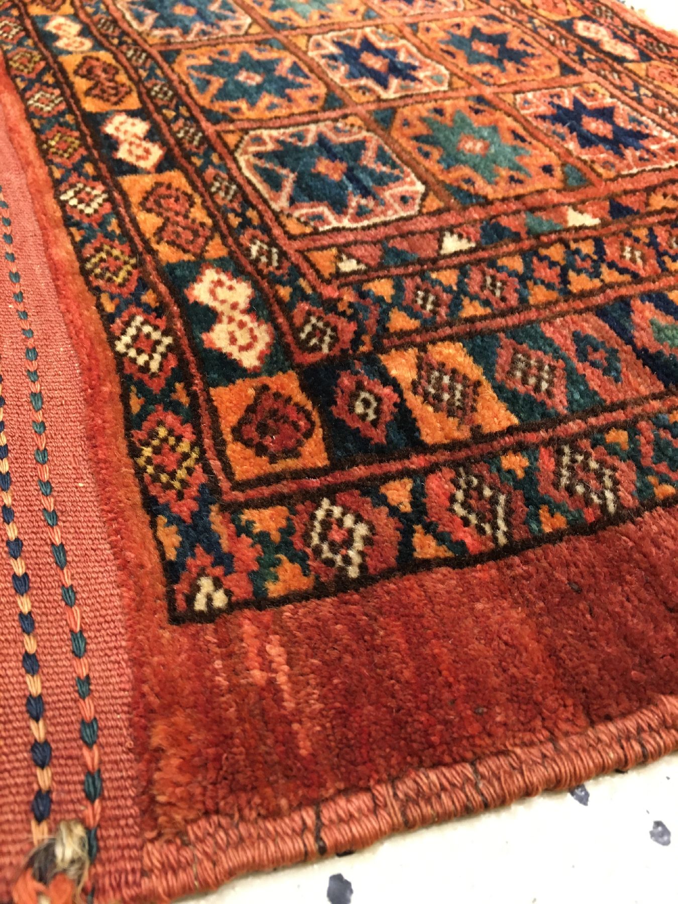 Detail f: Feine Ersari "Torba" antik, Turkmenistan Amu-Darja, Ende 19.Jhd., Wolle geknüpft auf Wolle. Feine Torba im Sternen allover Typus mit ...