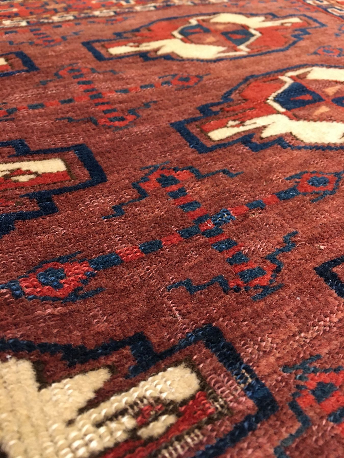 Detail f: Feiner Yomud "Tschowal" antik, Turkmenistan, 19.Jhd., Wolle geknüpft auf Wolle. Zelttasche der Yomuden mit seltenen Sekundärmotiven. ...