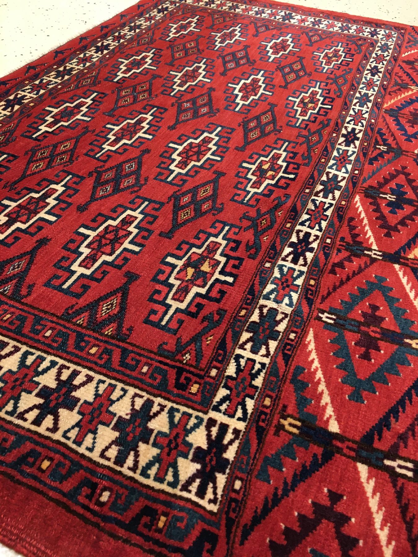 Detail b: Sehr feiner Yomud "Tschowal" antik, Turkmenistan, 19.Jhd., Wolle geknüpft auf Wolle. Sehr qualitätvolle und farbenfrohe Zelttasche der ...