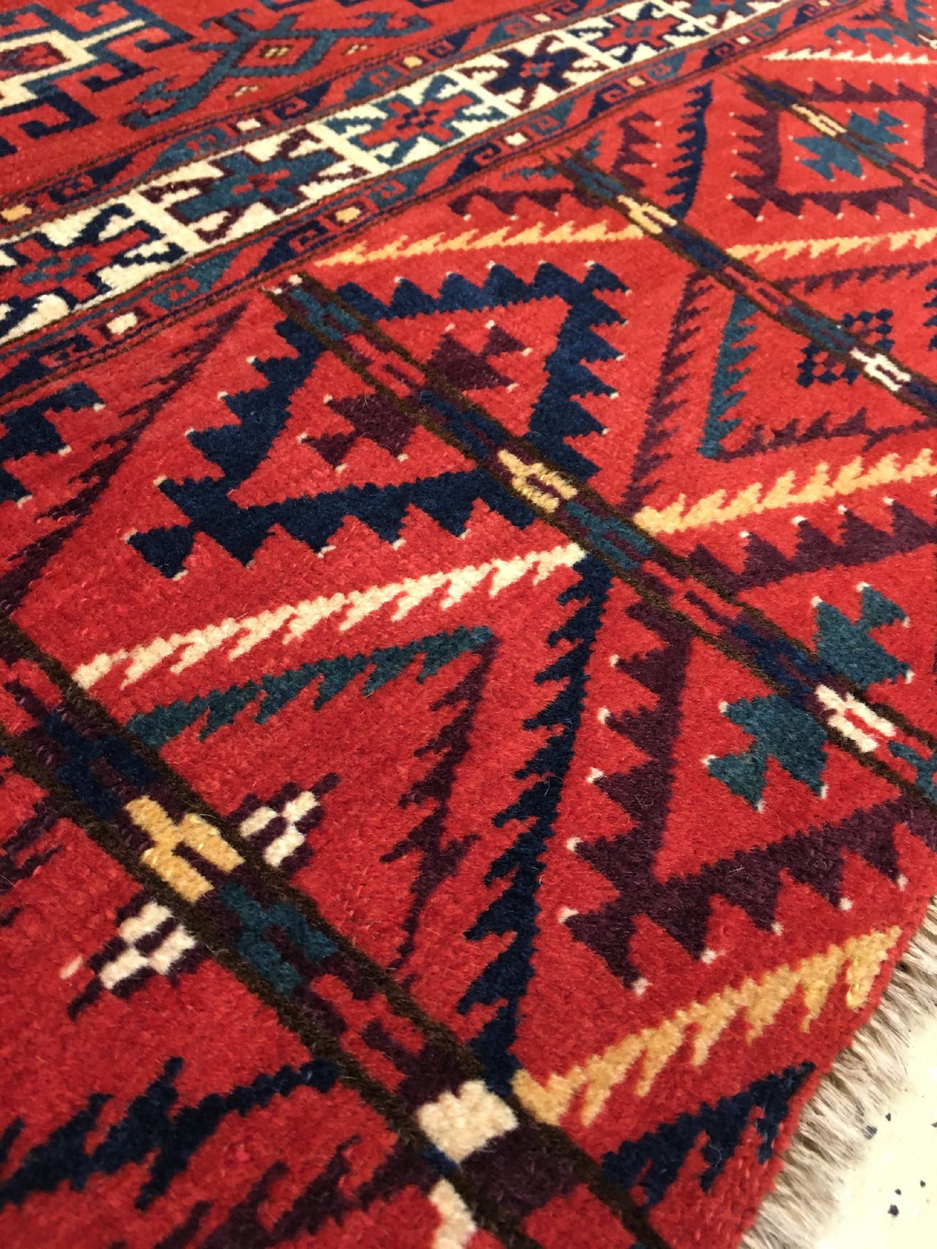 Detail f: Sehr feiner Yomud "Tschowal" antik, Turkmenistan, 19.Jhd., Wolle geknüpft auf Wolle. Sehr qualitätvolle und farbenfrohe Zelttasche der ...