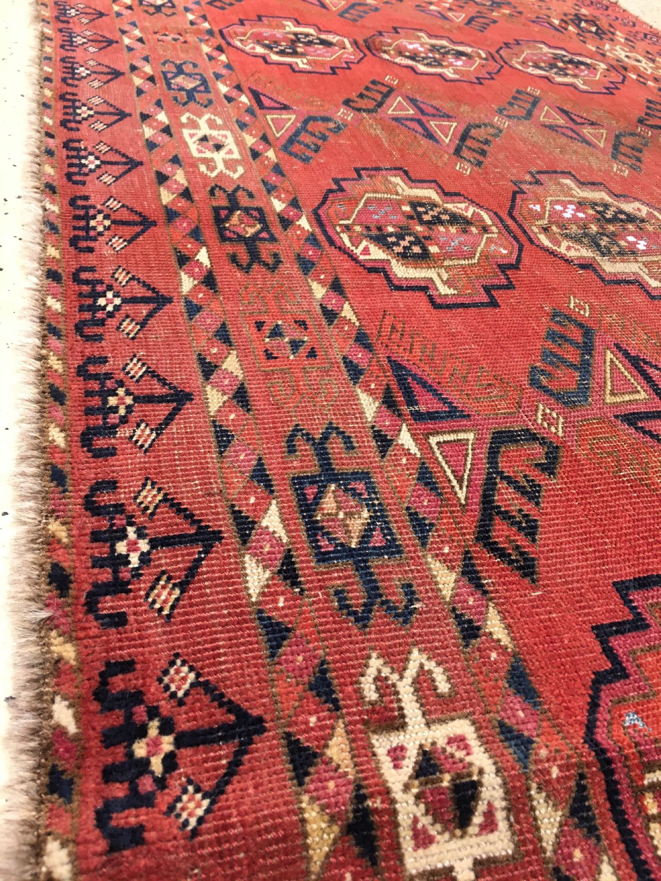 Detail e: Früher Beschir "Tschowal" antik (Mit blauen Seiden-Highlights), Turkmenistan Amu-Darja,1.Hälfte 19.Jhd., Wolle mit Seiden-Highlights ...