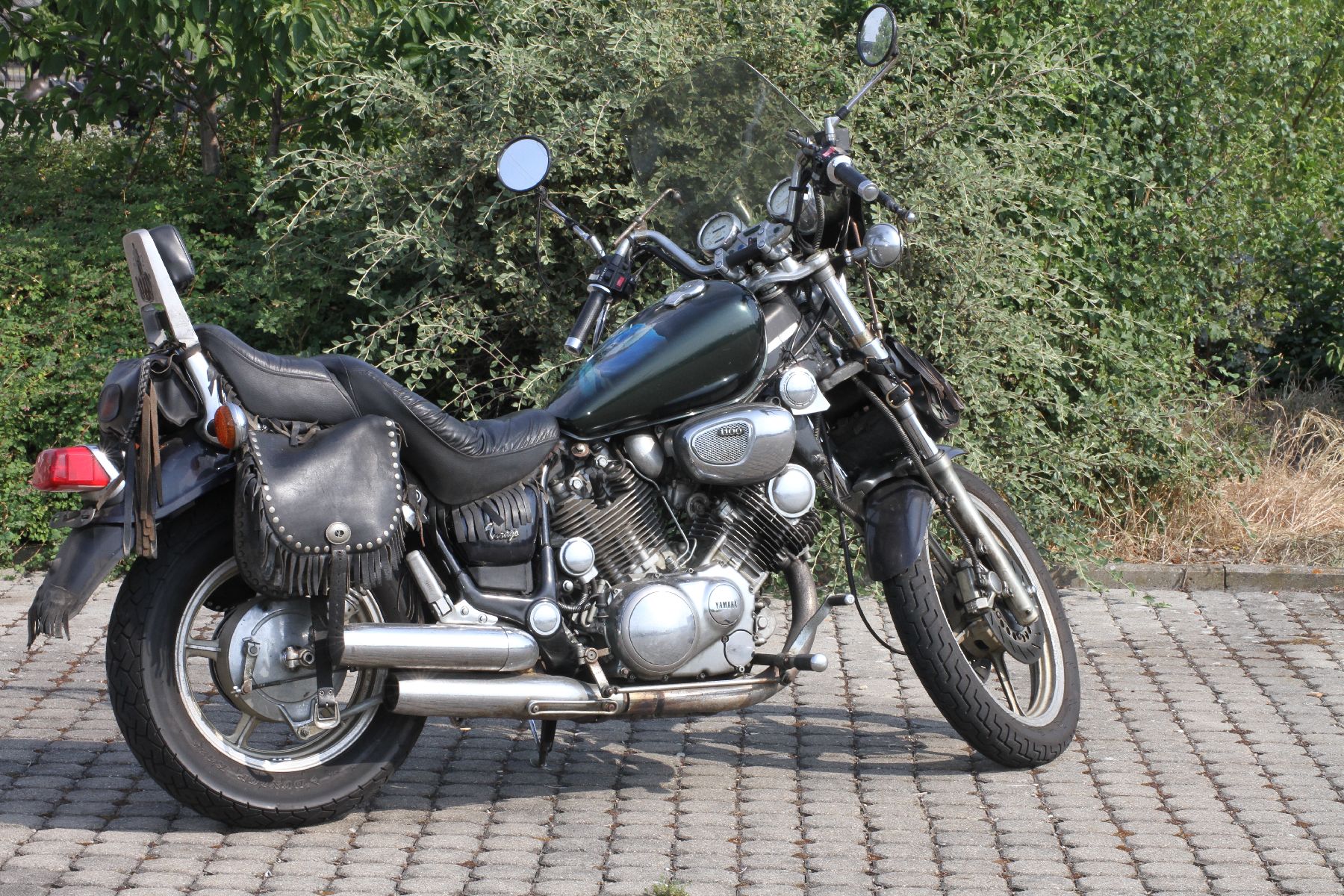 Detail d: Yamaha Virago 1100, EZ/1992, Fahrgestellnr.: 3LP013266, 2. Hand, Laufleistung 32.440 km abgelesen, HU 06/2022, 62 PS, schwarz mit Sonderlackierung, ...