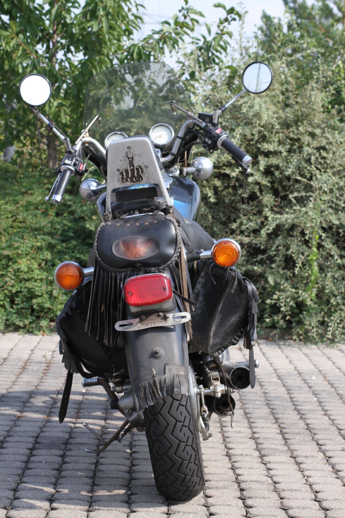 Detail e: Yamaha Virago 1100, EZ/1992, Fahrgestellnr.: 3LP013266, 2. Hand, Laufleistung 32.440 km abgelesen, HU 06/2022, 62 PS, schwarz mit Sonderlackierung, ...