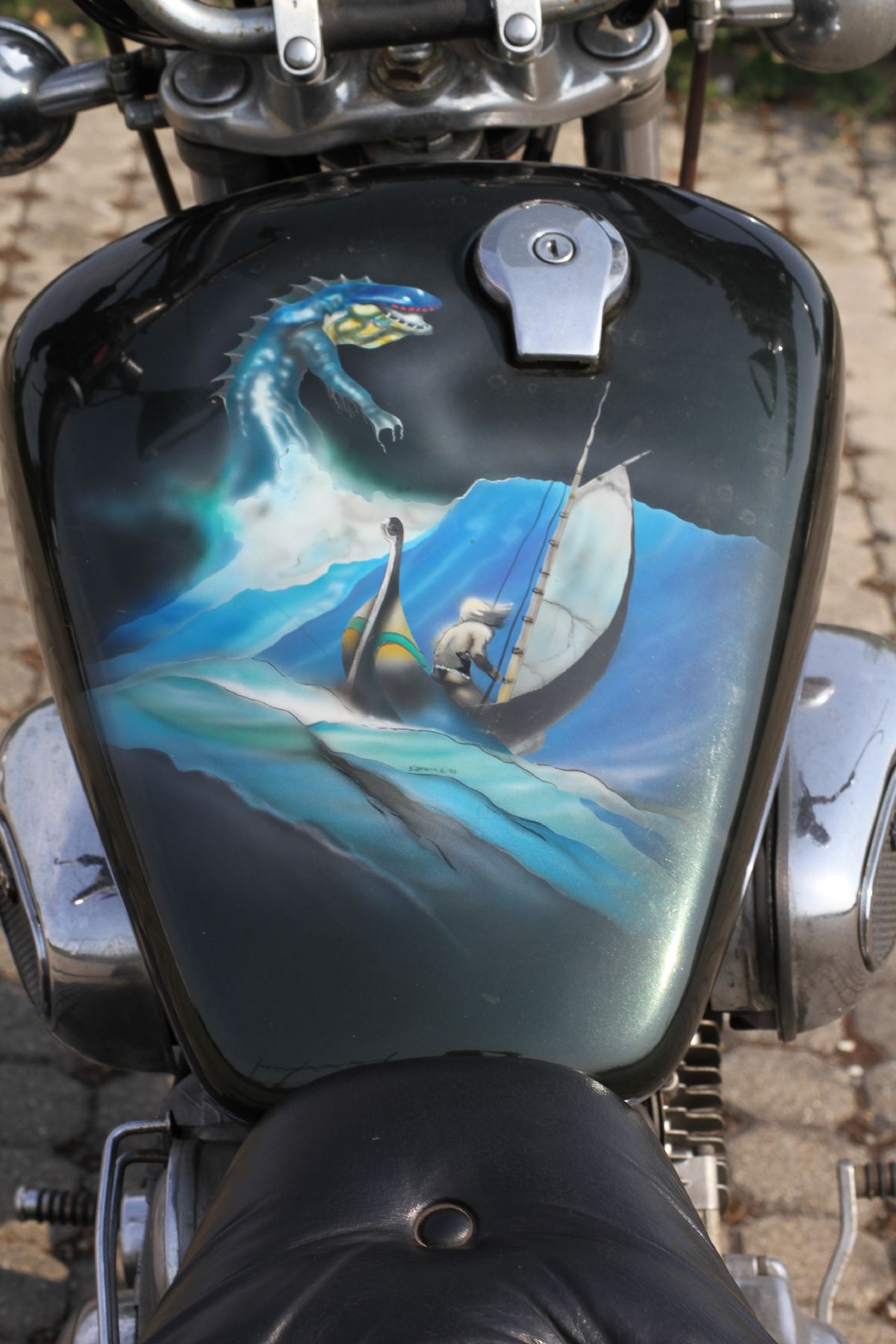 Detail f: Yamaha Virago 1100, EZ/1992, Fahrgestellnr.: 3LP013266, 2. Hand, Laufleistung 32.440 km abgelesen, HU 06/2022, 62 PS, schwarz mit Sonderlackierung, ...