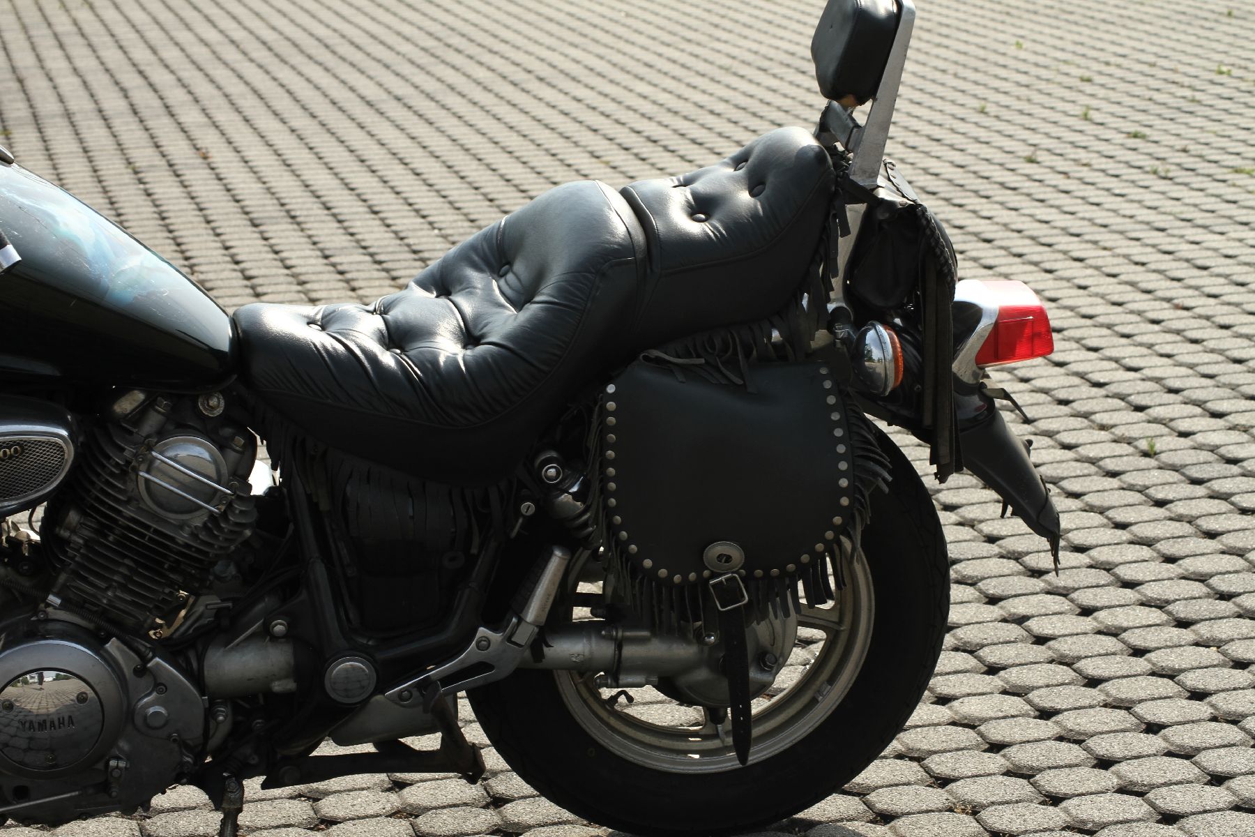 Detail j: Yamaha Virago 1100, EZ/1992, Fahrgestellnr.: 3LP013266, 2. Hand, Laufleistung 32.440 km abgelesen, HU 06/2022, 62 PS, schwarz mit Sonderlackierung, ...