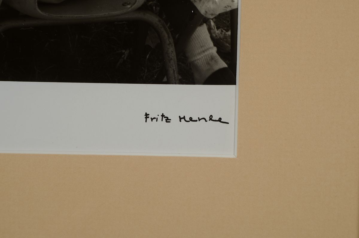Detail a: Fritz Henle, 1909 - 1993, Bromsilbergelatine Abzug, "Youngsters in Vista-Scholl St. Croix 1970", auf der Vorderseite handsigniert, ...