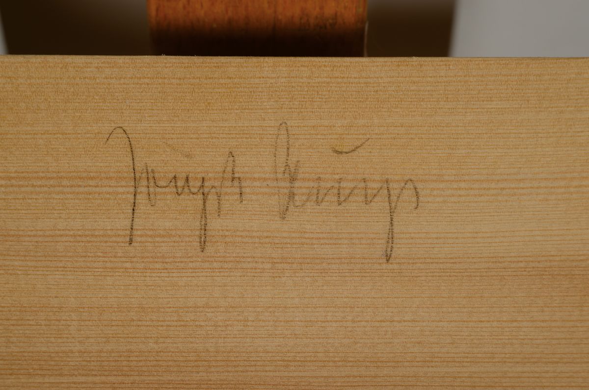 Detail a: Joseph Beuys, 1921 - 1986, Multiple, Holzpostkarte (Farbsiebdruck auf Fichtenholz) handsigniert, Auflage ca. 600 handsignierte Exemplare, 10.5 x 15 x ...