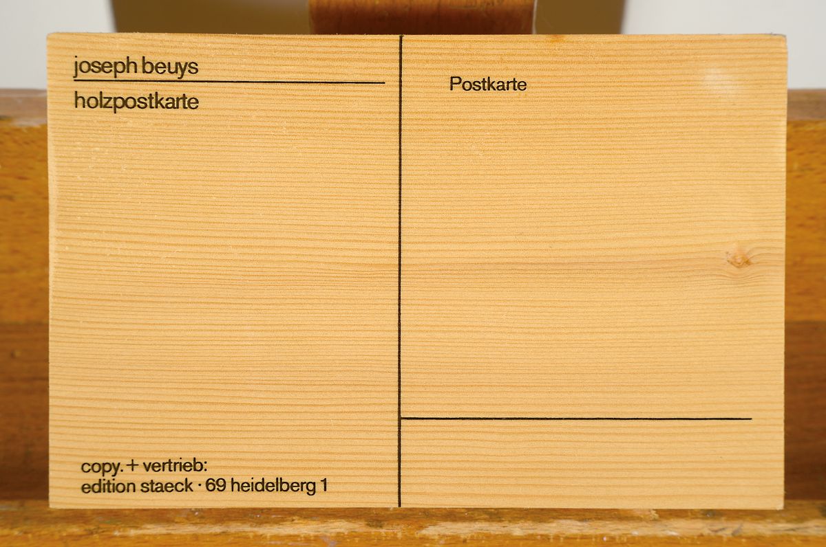 Detail k: Joseph Beuys, 1921 - 1986, Multiple, Holzpostkarte (Farbsiebdruck auf Fichtenholz) handsigniert, Auflage ca. 600 handsignierte Exemplare, 10.5 x 15 x ...