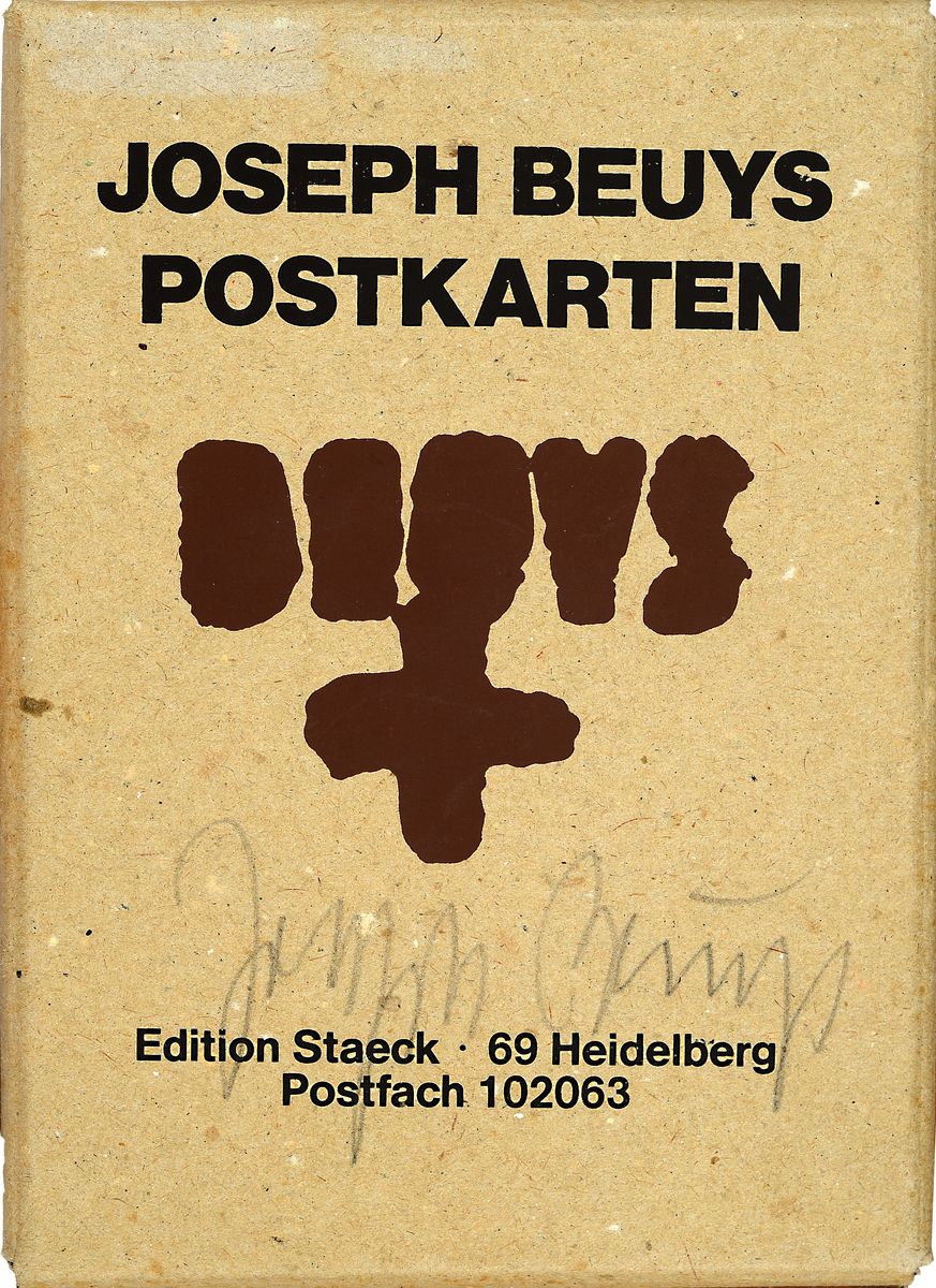 Joseph Beuys, 1921 - 1986, Multiple, Pappschachtel mit 29 Postkarten, Größe der Box: 4.2 x 12.5 x 17 cm, leichte Gebrauchsspuren, die Box ist ...