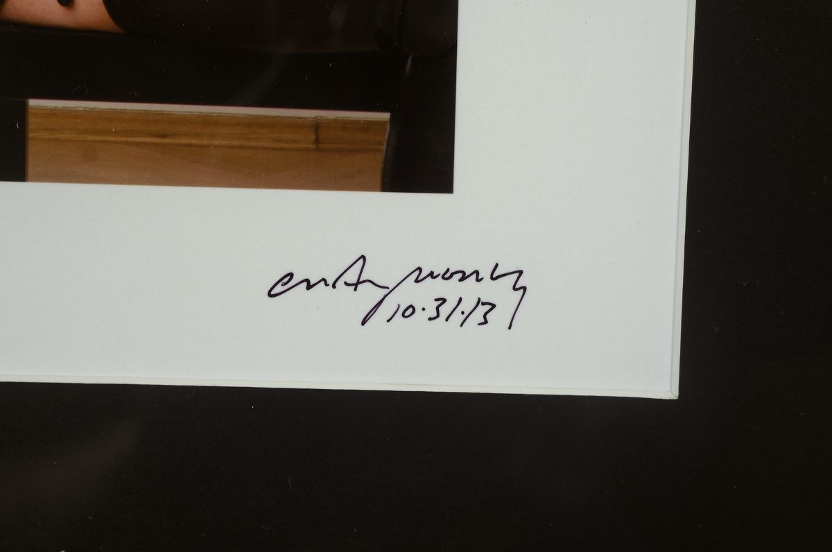 Detail c: Craig Morey, 1952 Fort Wayne, USA, drei Aktfotografien, jeweils handsigniert, unter Glas, Rahmen Abb. ca. 21.5 x 14 cm, Rahmen: 52.5 x 42.5 cm