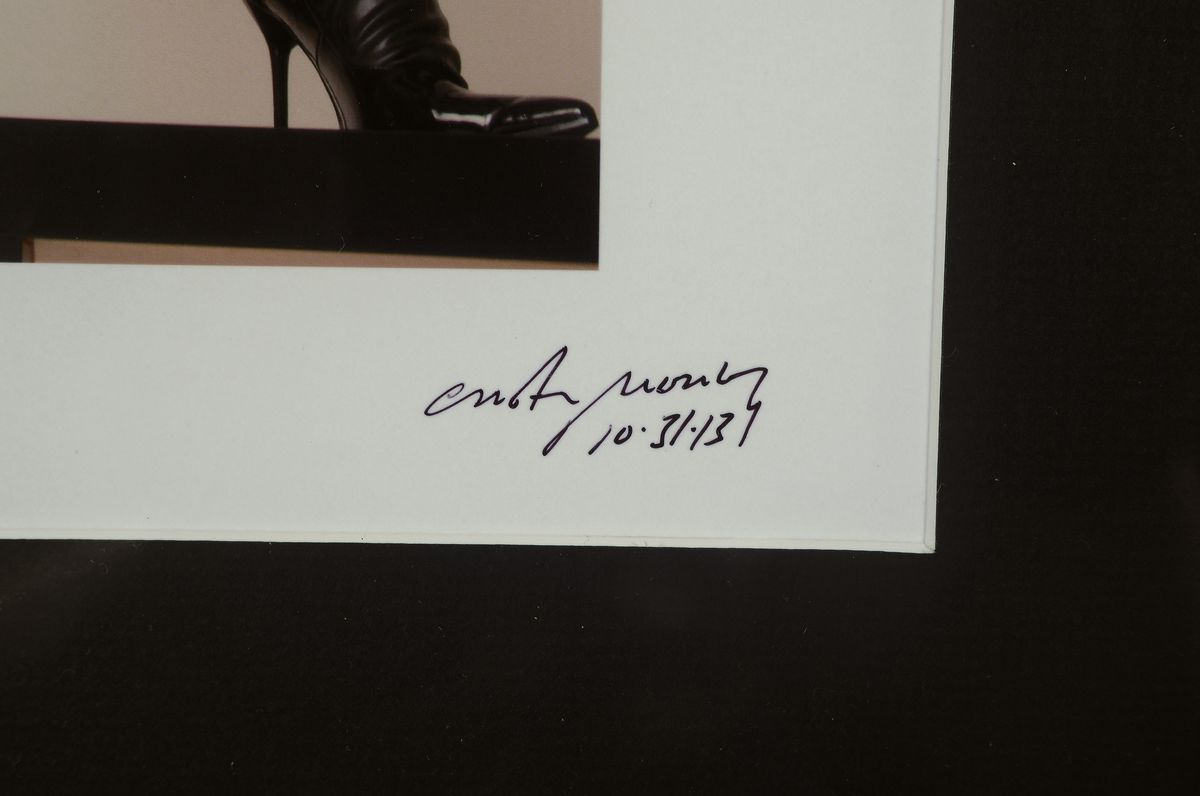 Detail e: Craig Morey, 1952 Fort Wayne, USA, drei Aktfotografien, jeweils handsigniert, unter Glas, Rahmen Abb. ca. 21.5 x 14 cm, Rahmen: 52.5 x 42.5 cm