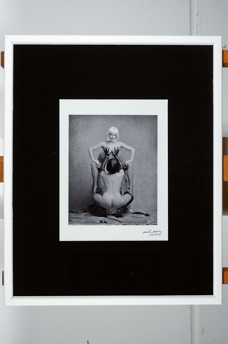 Detail l: Craig Morey, 1952 Fort Wayne, USA, drei Aktfotografien, jeweils handsigniert, unter Glas, Rahmen Abb. ca. 21.5 x 17.5 cm Rahmen: 52.5 x 42.5 cm