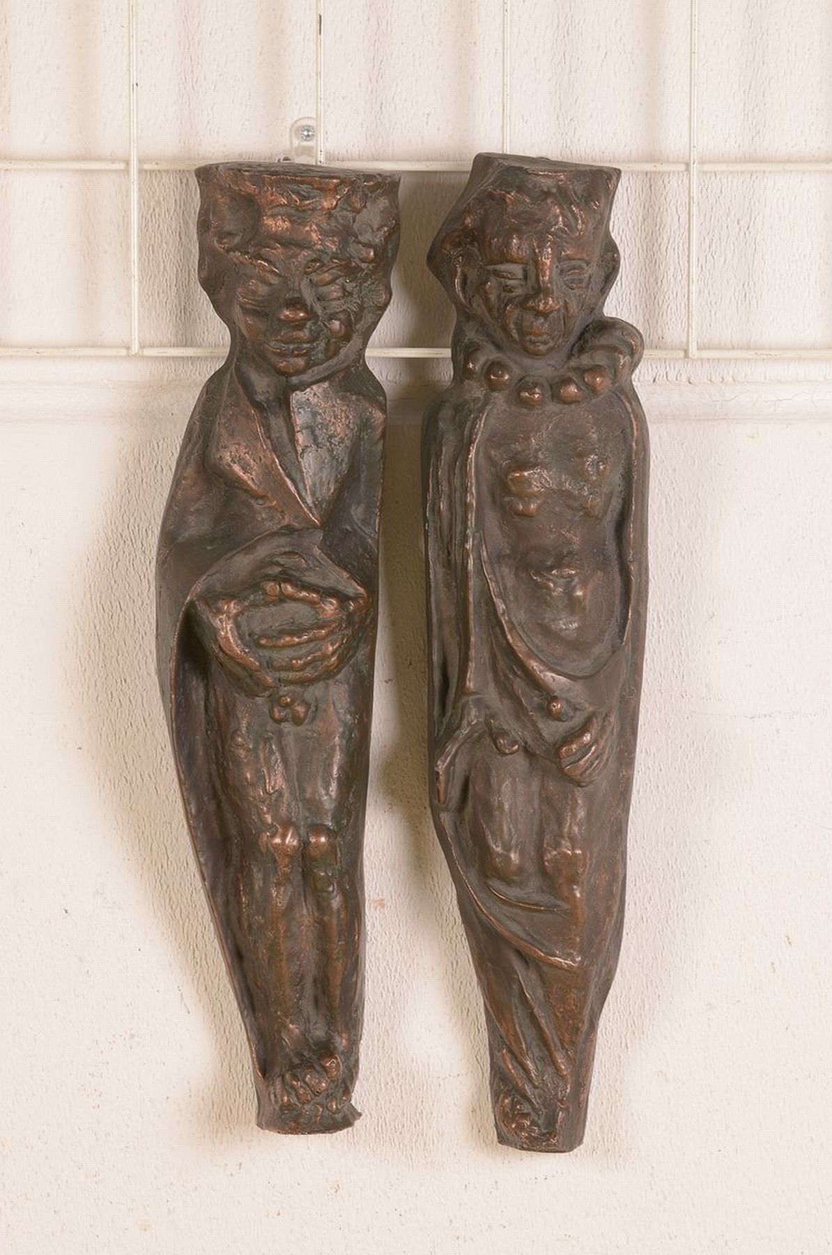 Detail k: H. Walter, Bildhauer des fortgeschrittenen 20 .Jh., wohl um 1960, Umkreis Karlsruhe, Bronze, braun patiniert, Paar Skulpturen, Frau& Mann, dieser ...
