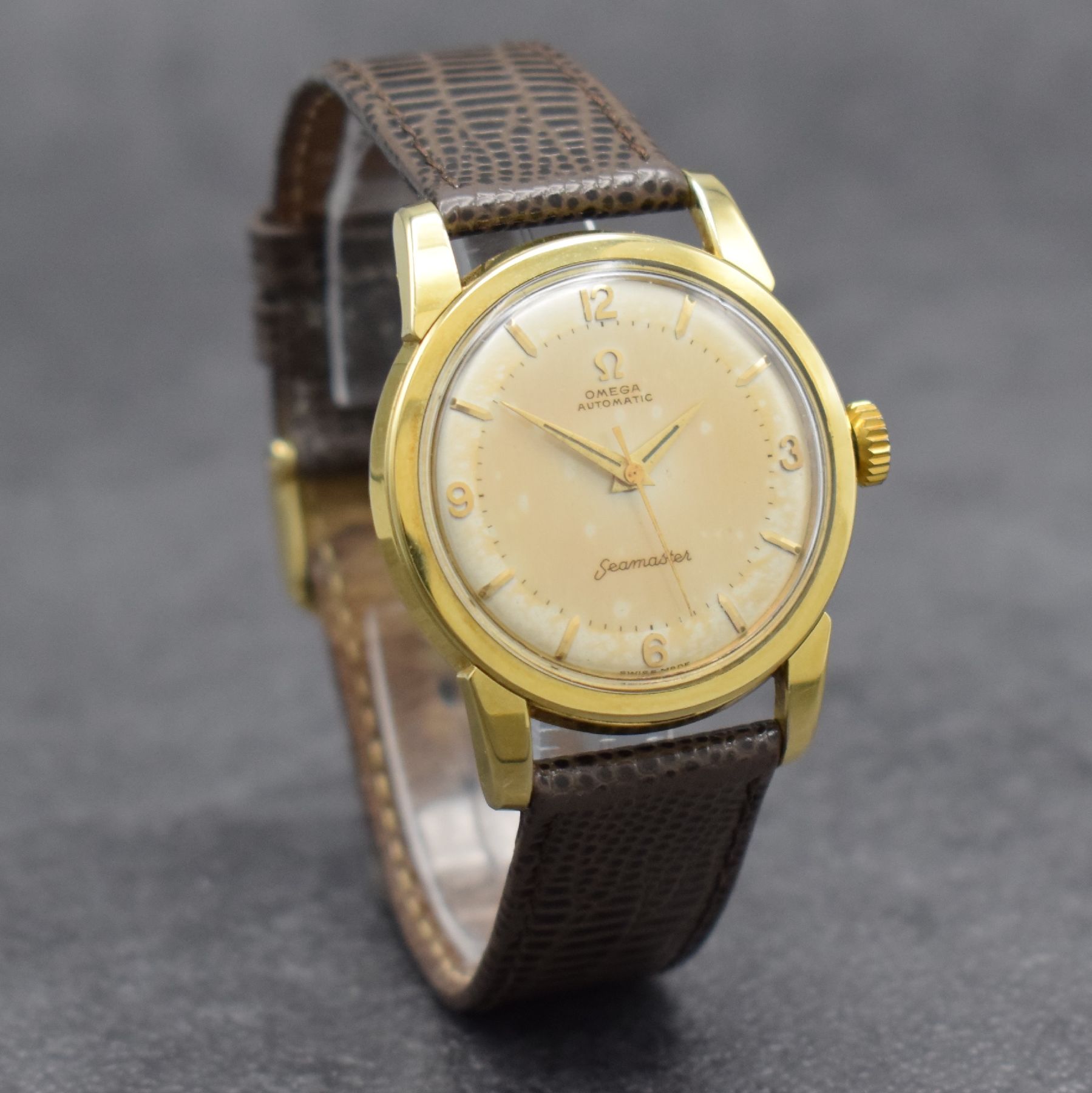 Detail h: OMEGA Herrenarmbanduhr Seamaster mit Goldhaube, Automatik, Ref. 2846-3SC, Schweiz um 1957, Edelstahlboden aufgedr., vers. orig. Zifferbl. m. aufgel. ...