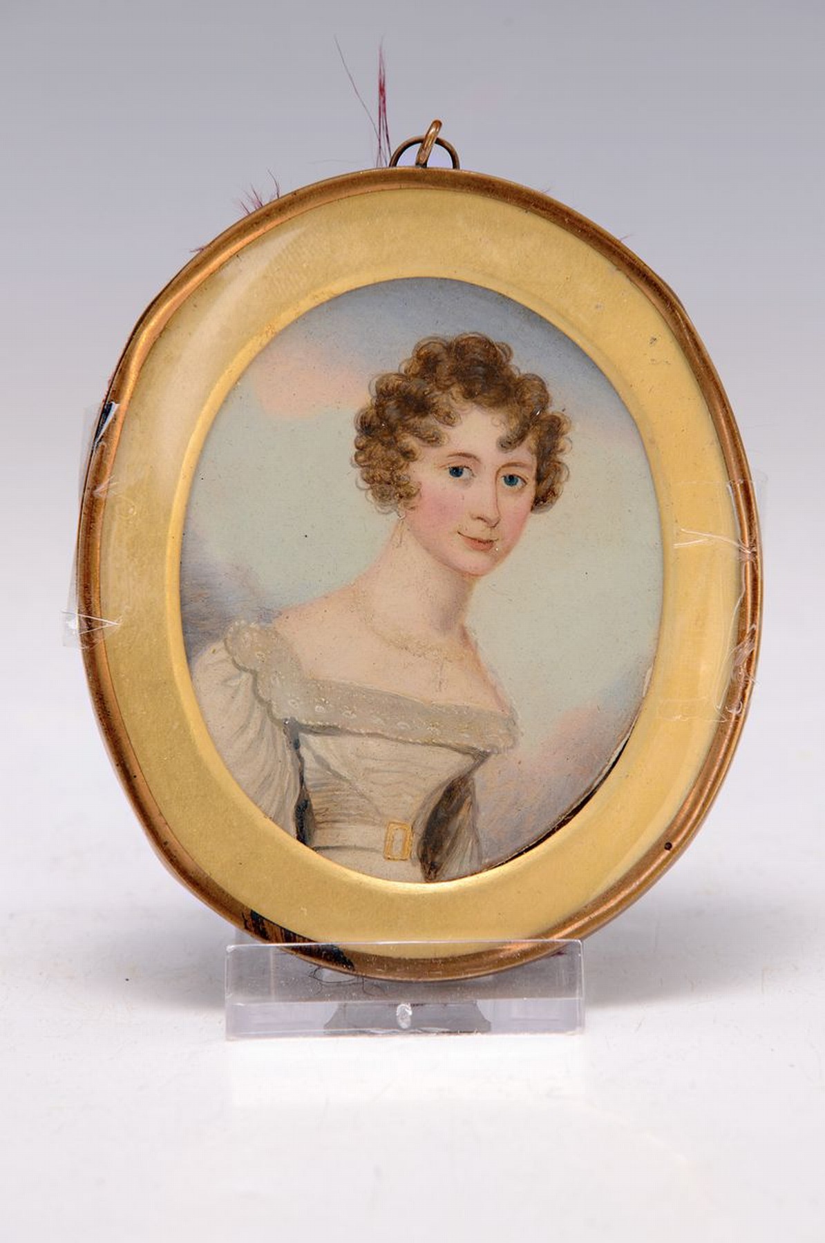 Miniaturmalerei, deutsch, um 1860, Porträt einer junge Frau, Gouache auf Papier, im Oval ca. 7x5.5cm, u.Gl., R.