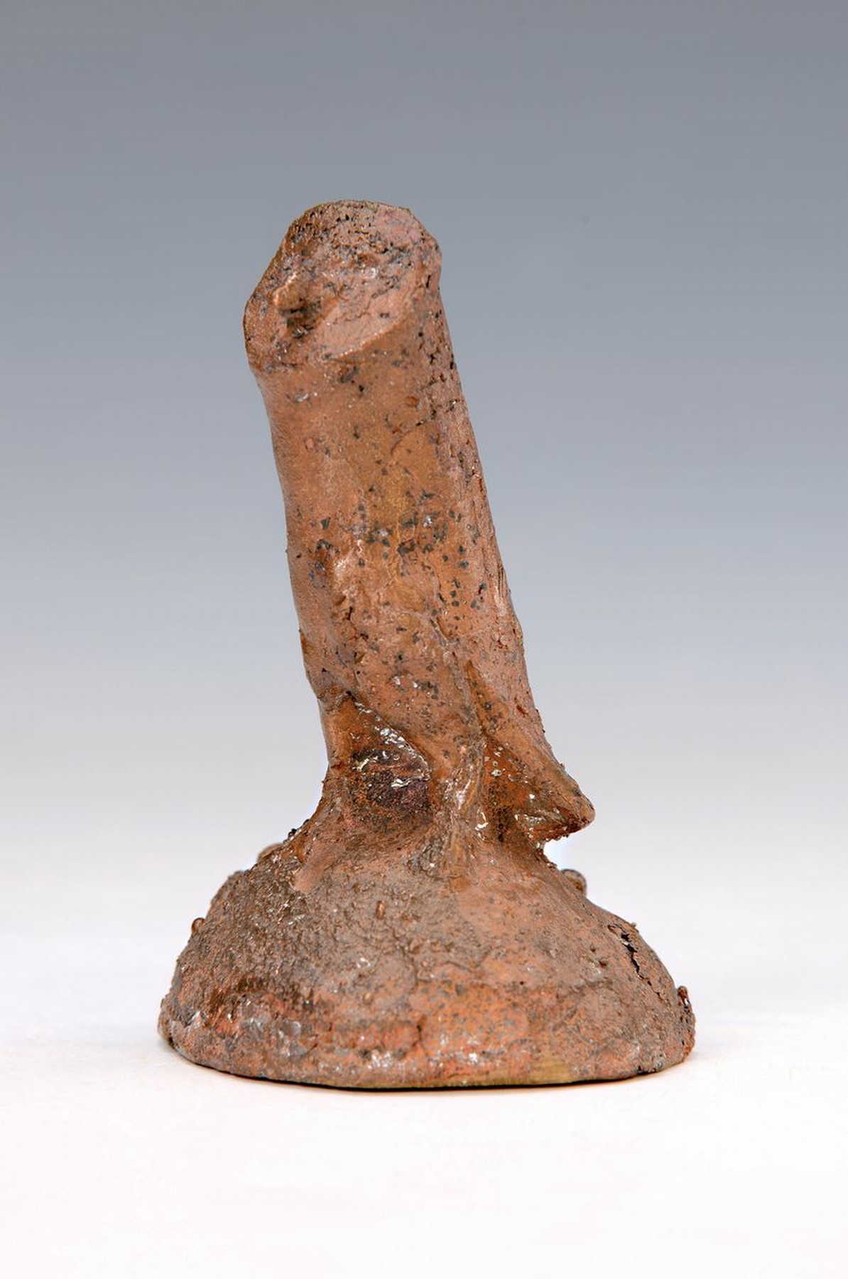 Prof. Erich Koch, 1924 Roßbach/Pfalz-1914 München, Eule, Bronzeskulptur, am Boden signiert, H. ca. 10cm